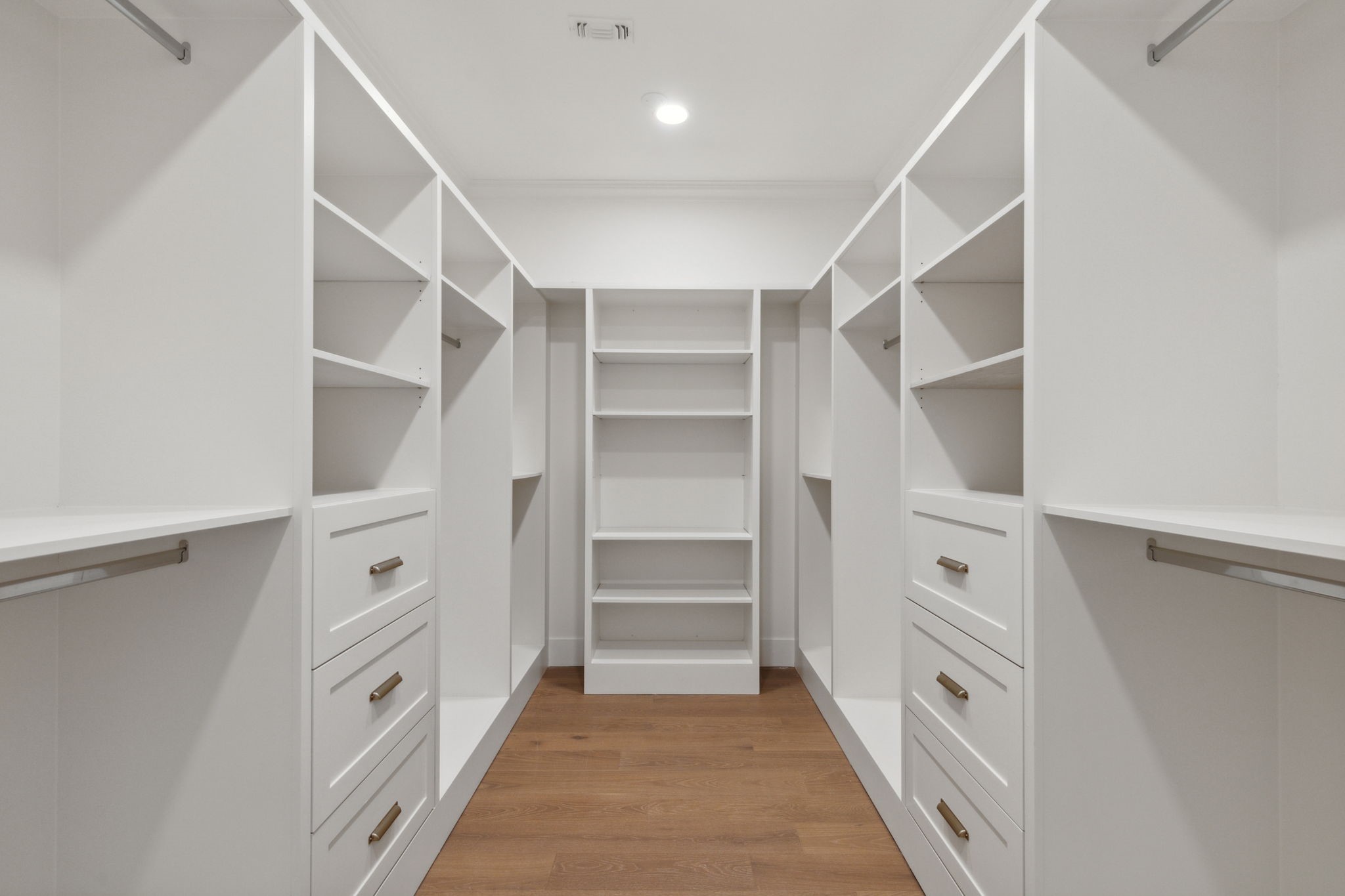 6 Saint Laurent Place