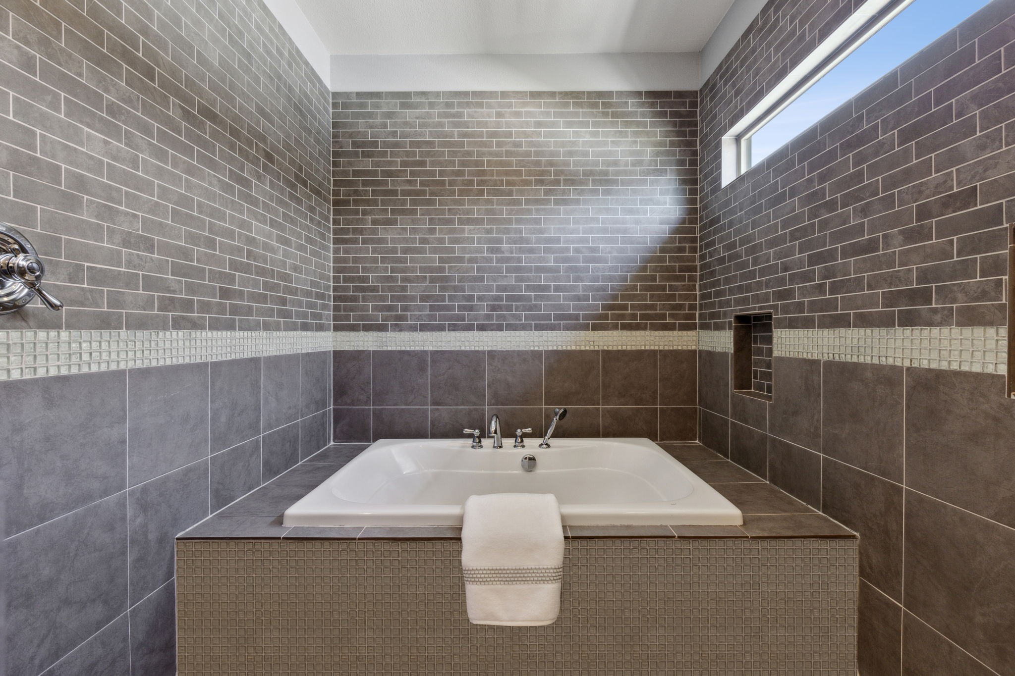 7910 Eagle Trail