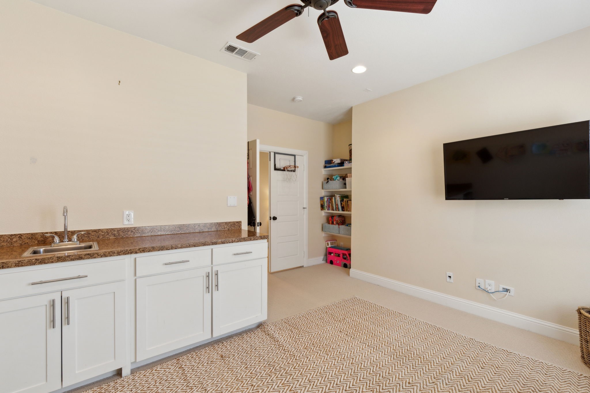 7910 Eagle Trail