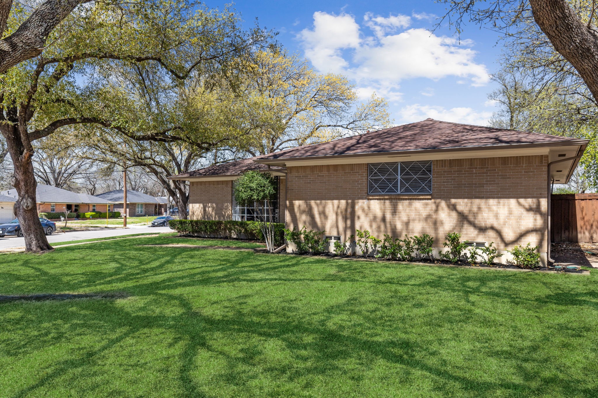 1716 Greendale Drive