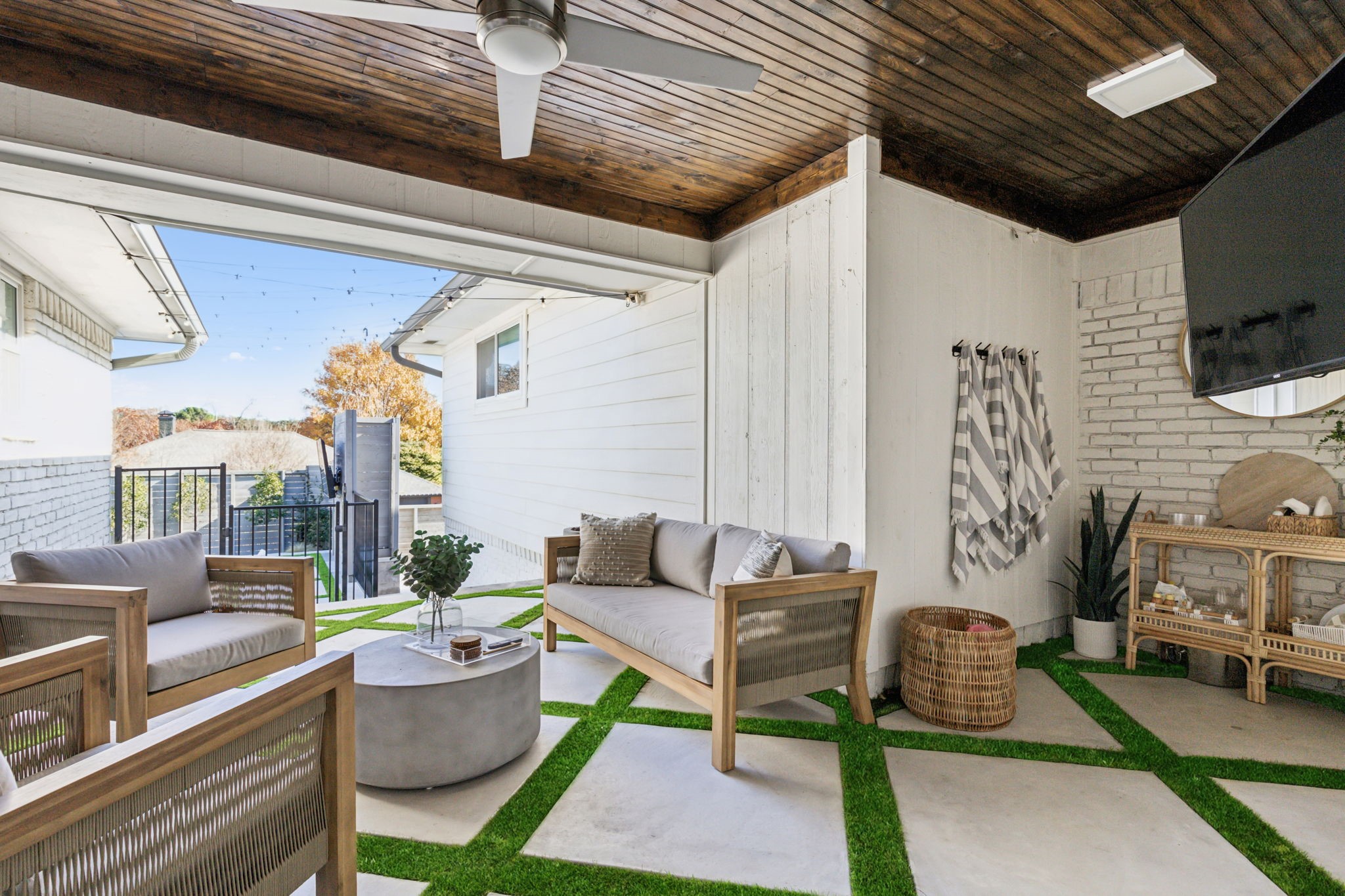 10102 Dove Trail Circle
