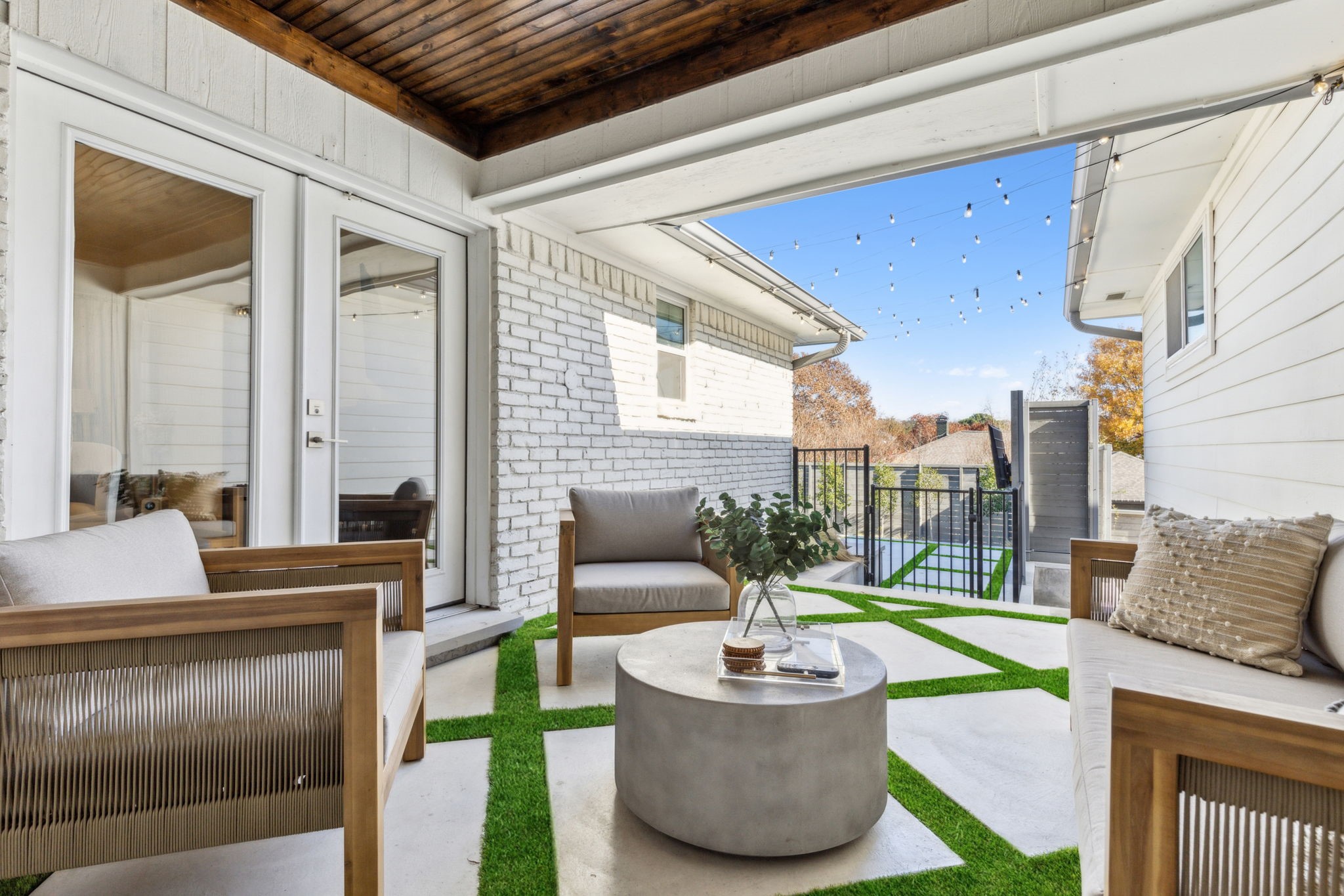 10102 Dove Trail Circle