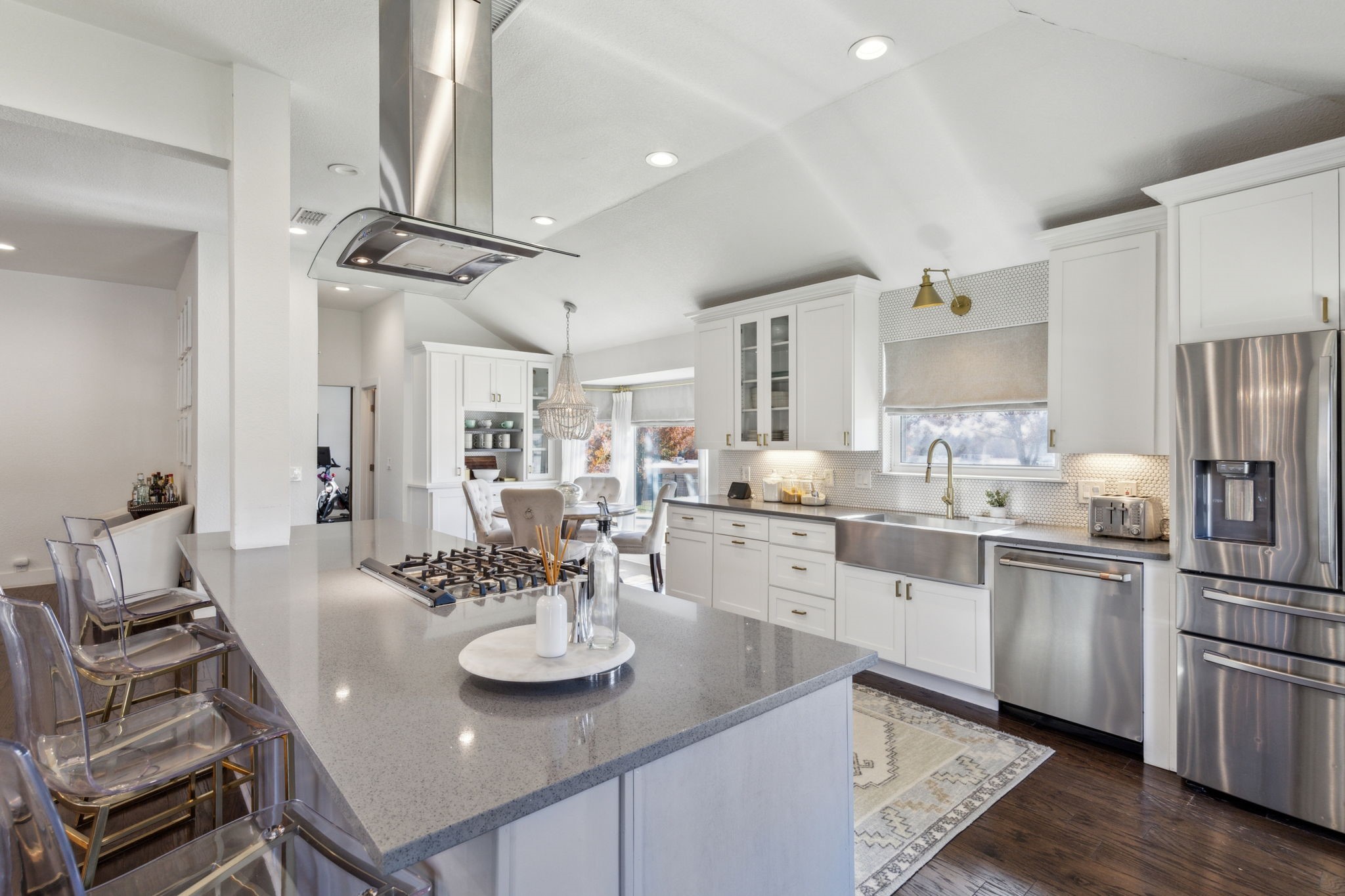 10102 Dove Trail Circle