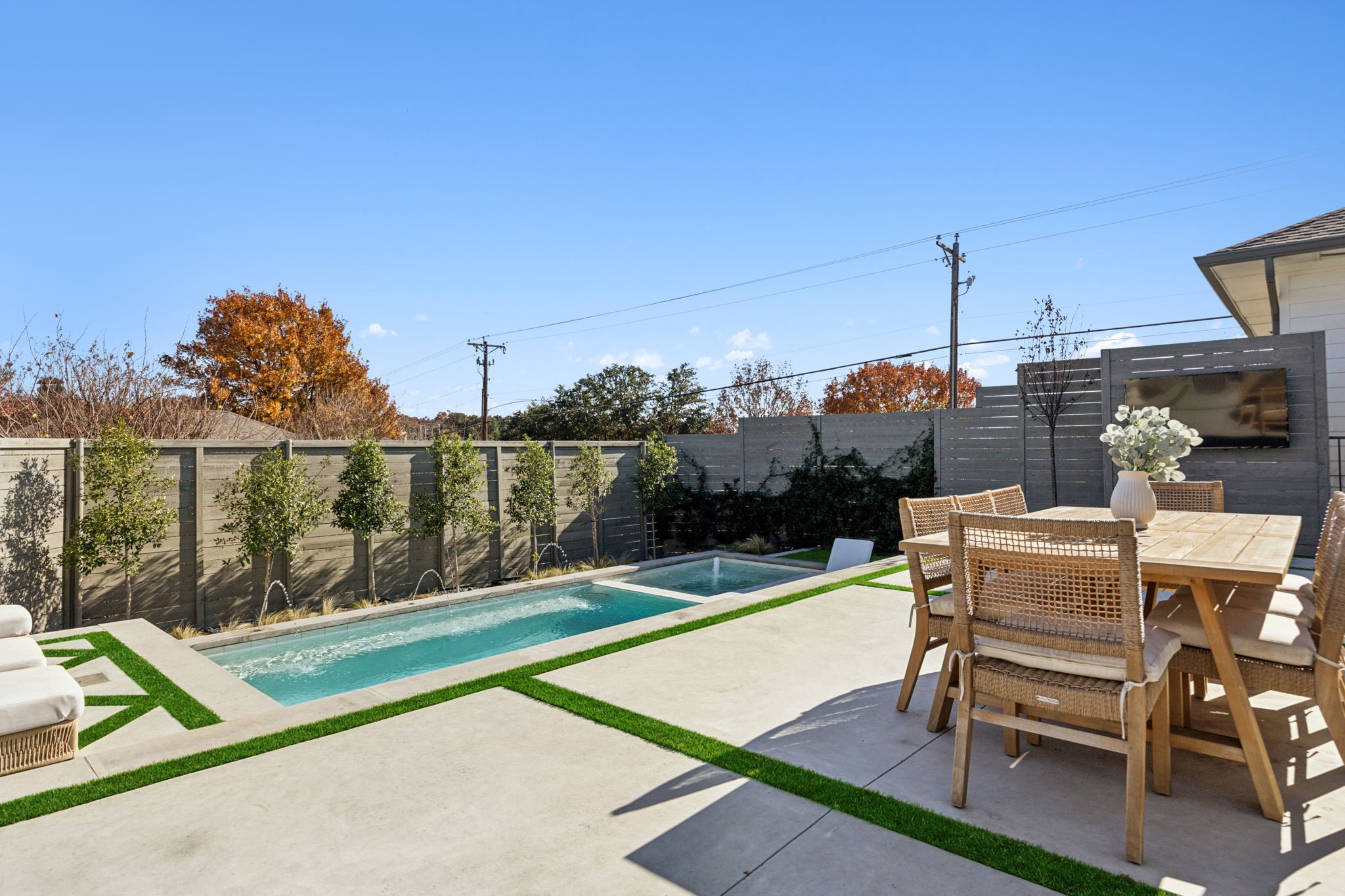 10102 Dove Trail Circle