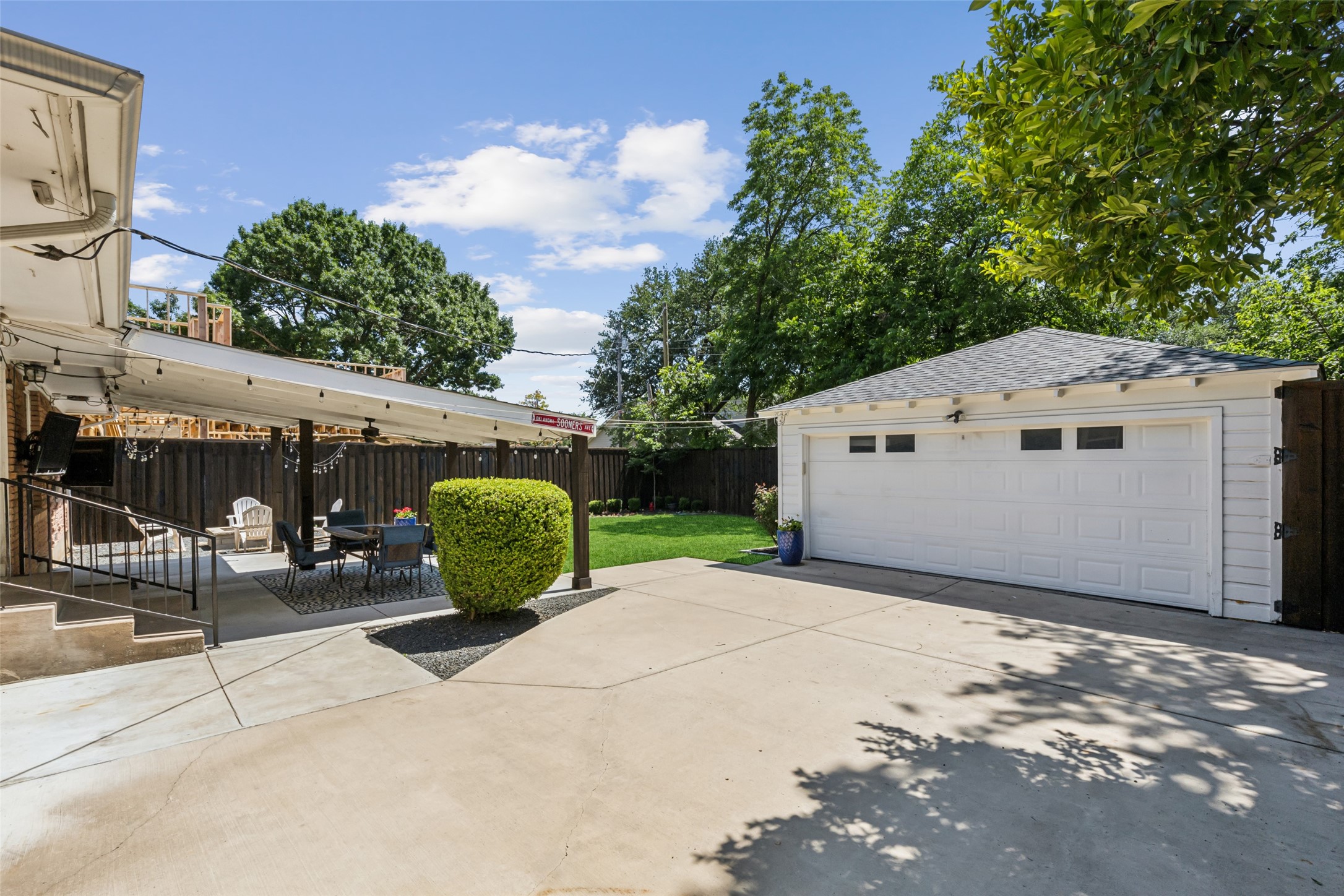 9309 Lynbrook Drive