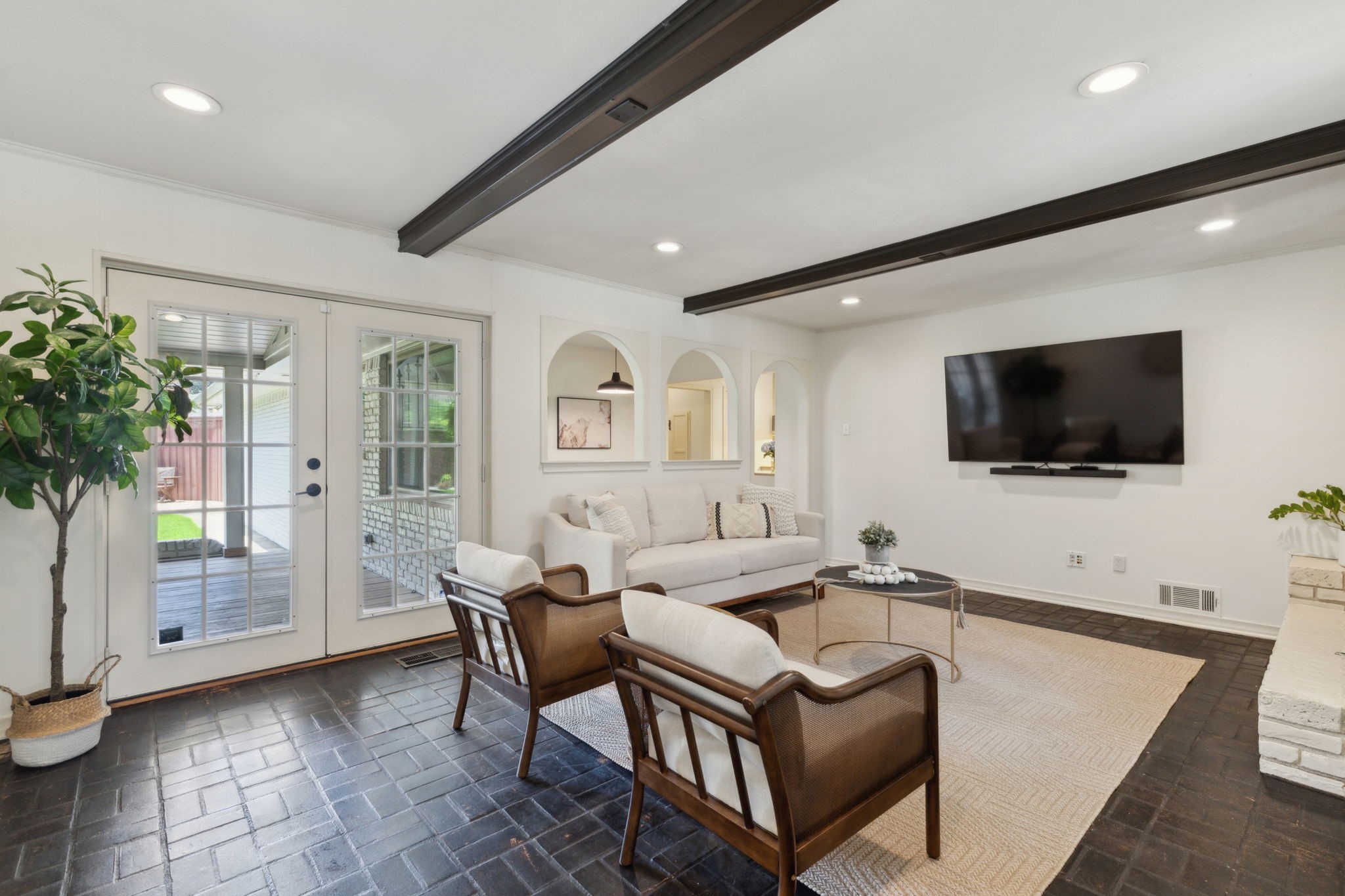 9505 Meadowknoll Drive