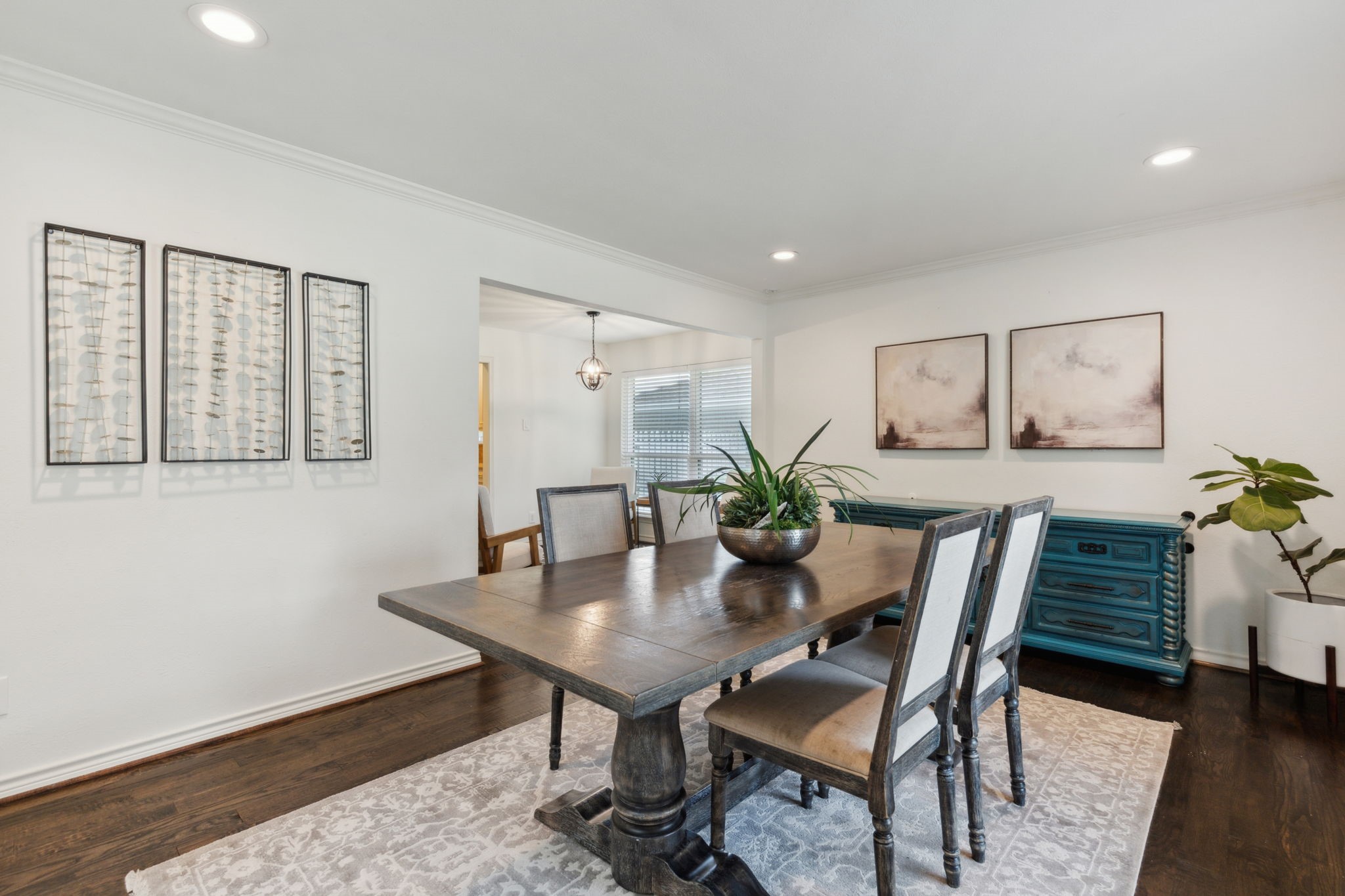 9505 Meadowknoll Drive