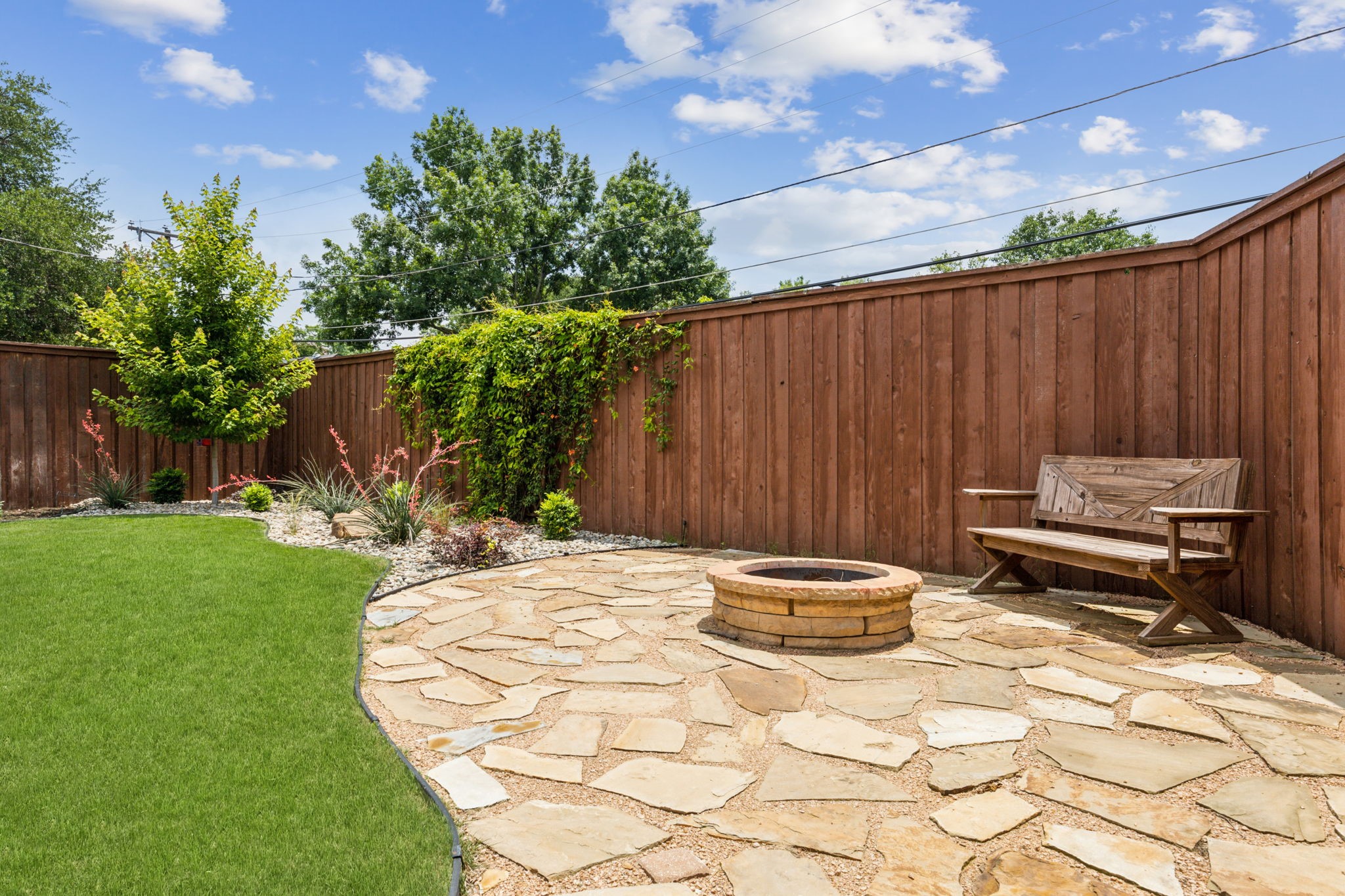 9505 Meadowknoll Drive