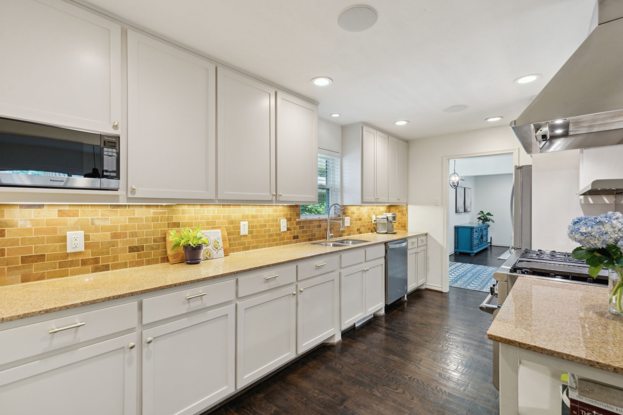 9505 Meadowknoll Drive