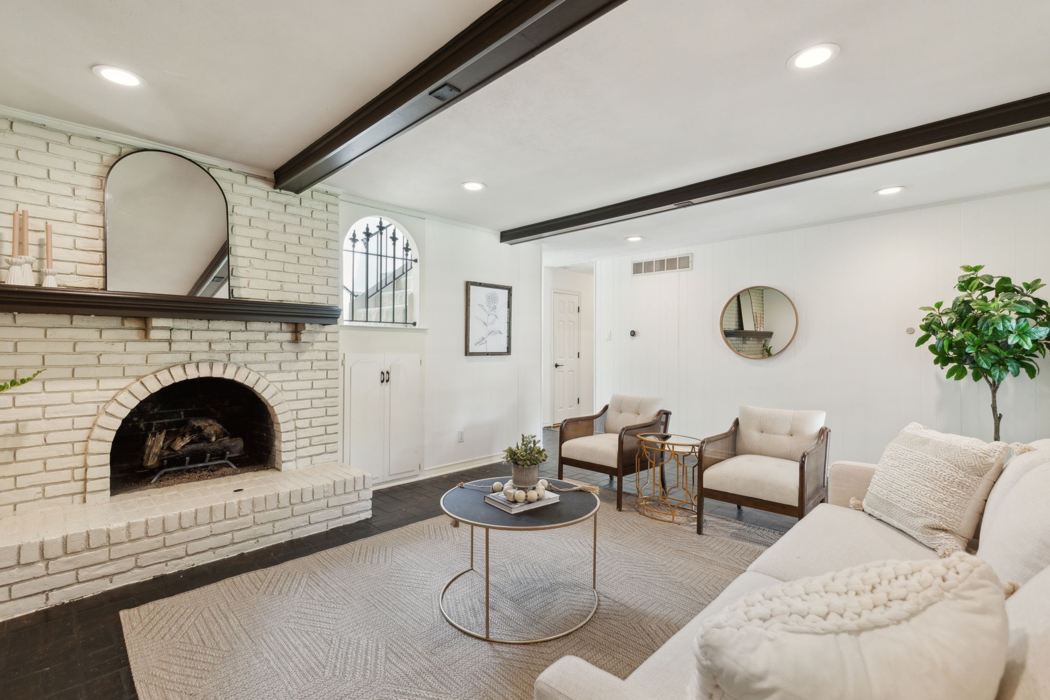 9505 Meadowknoll Drive