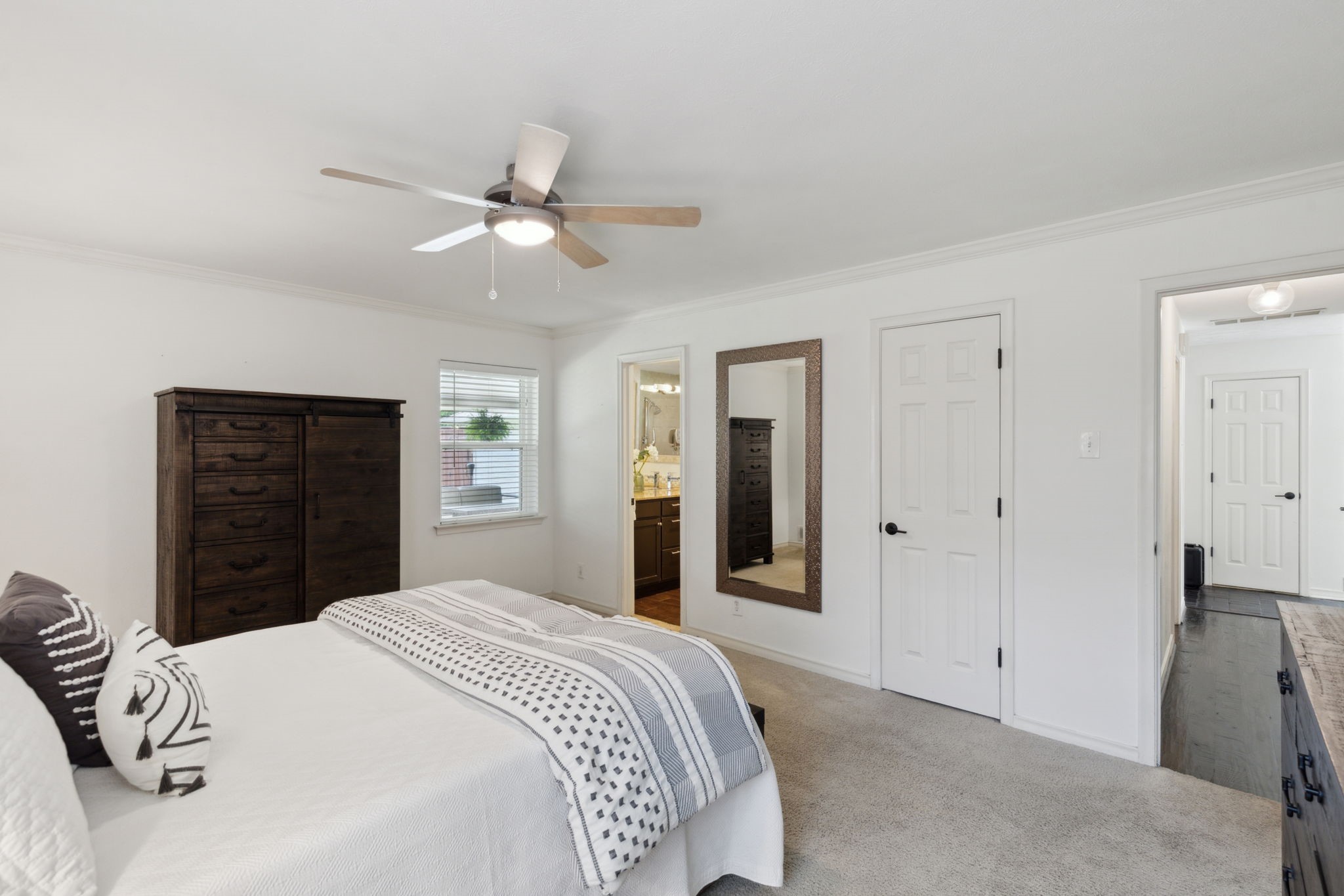 9505 Meadowknoll Drive