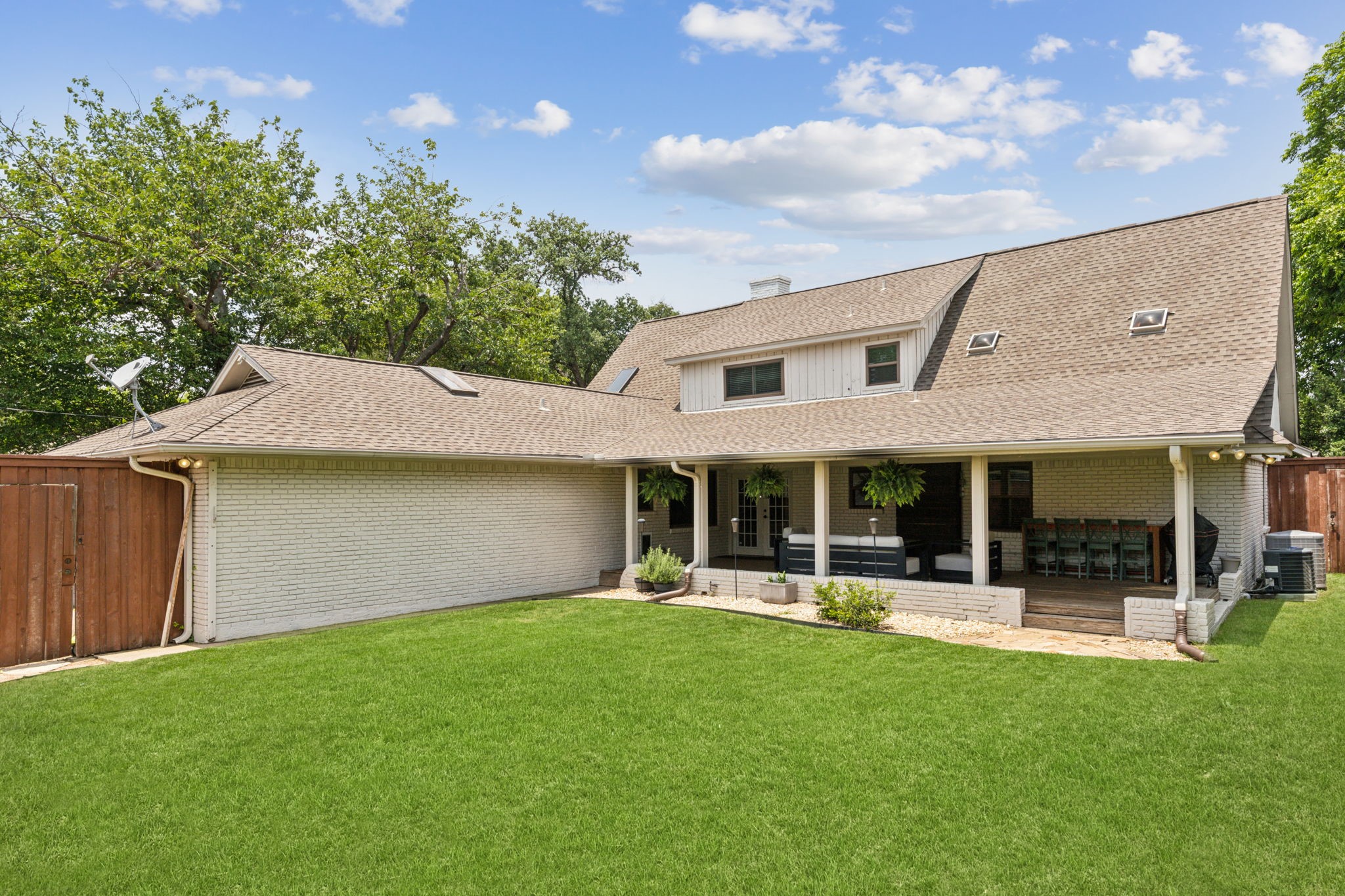 9505 Meadowknoll Drive