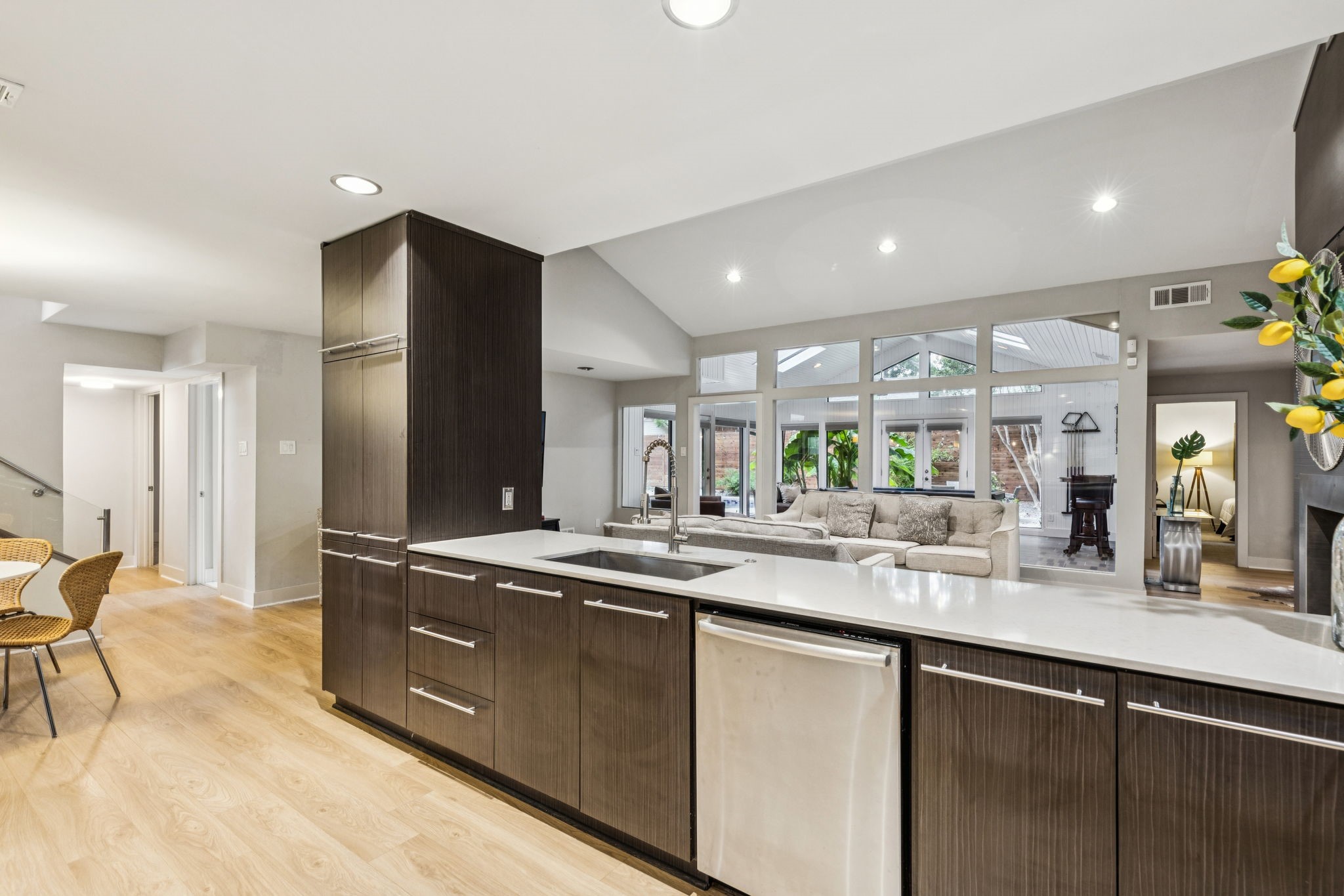 9705 Estate Lane
