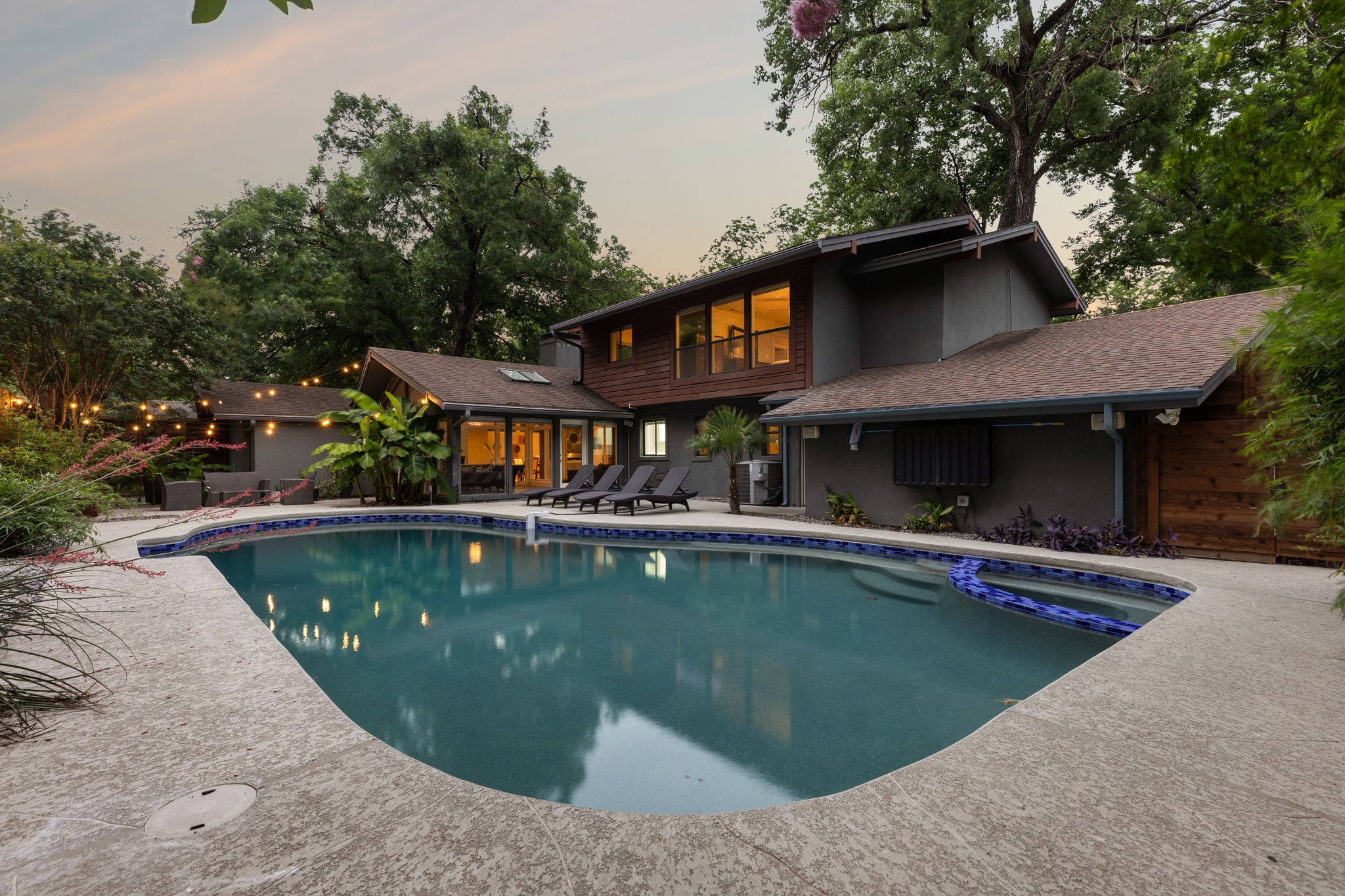 9705 Estate Lane