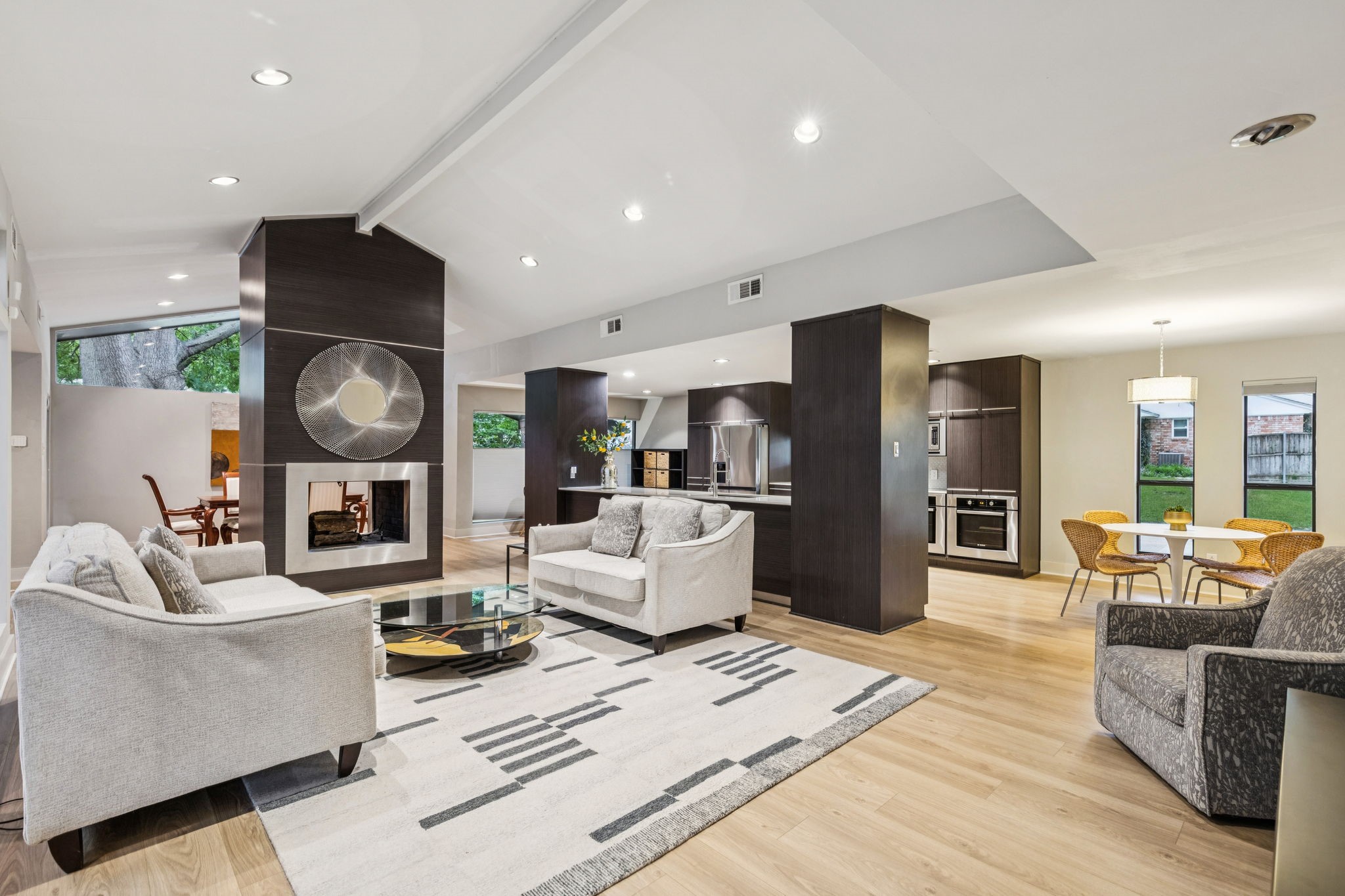 9705 Estate Lane