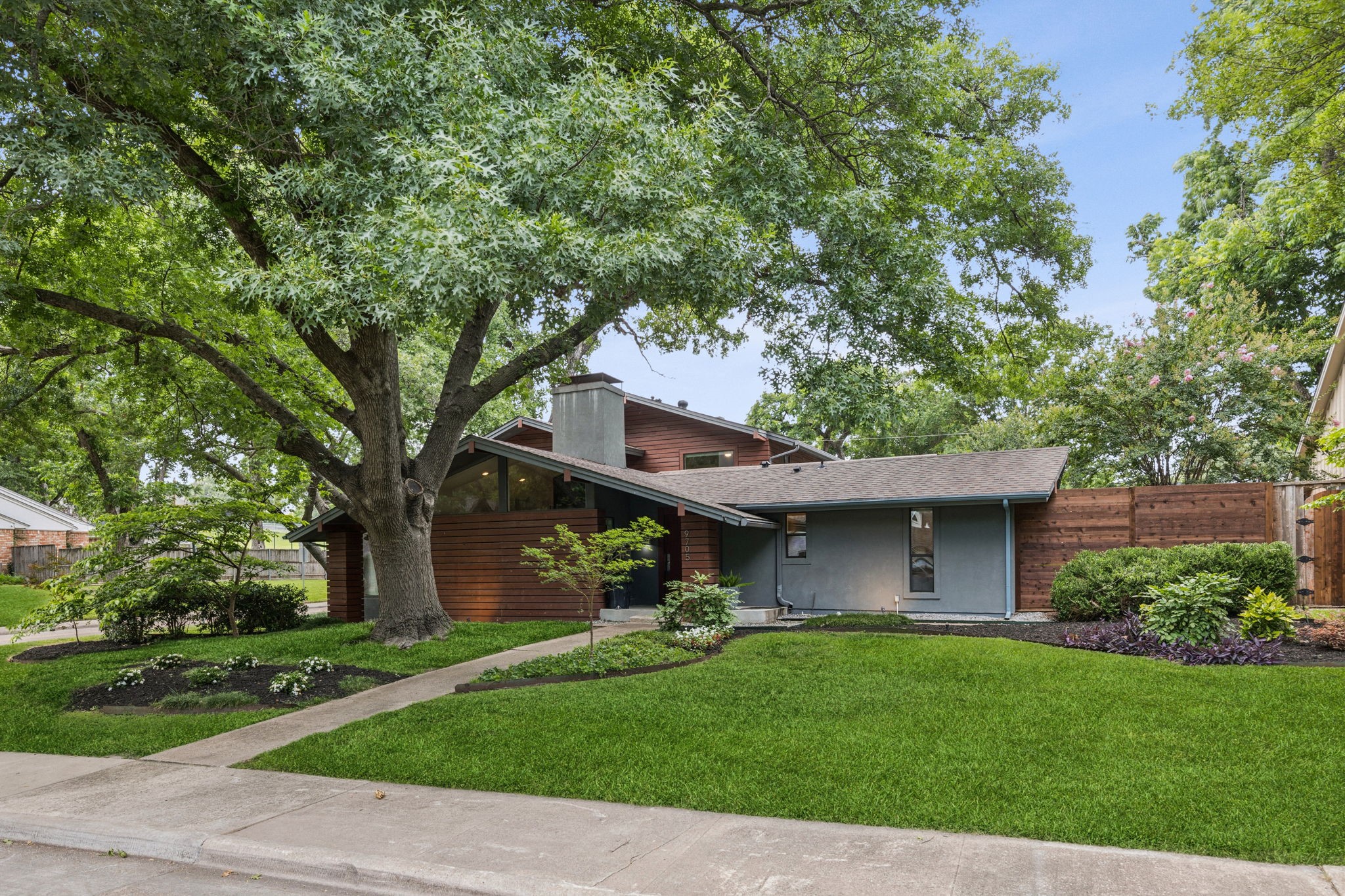 9705 Estate Lane
