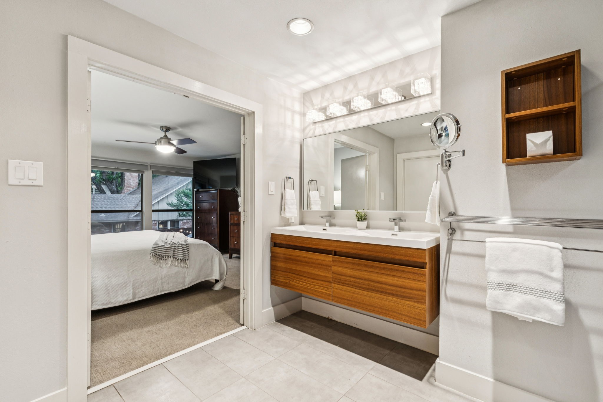 9705 Estate Lane