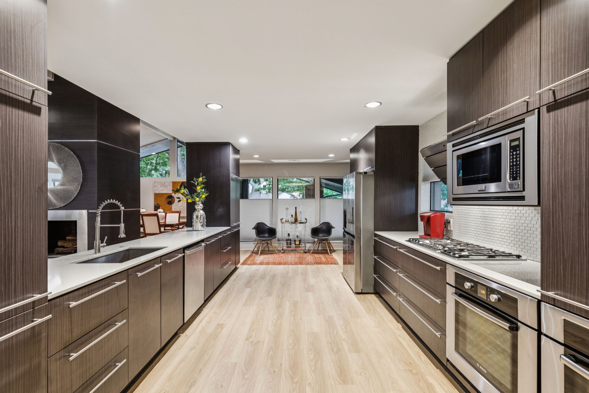 9705 Estate Lane