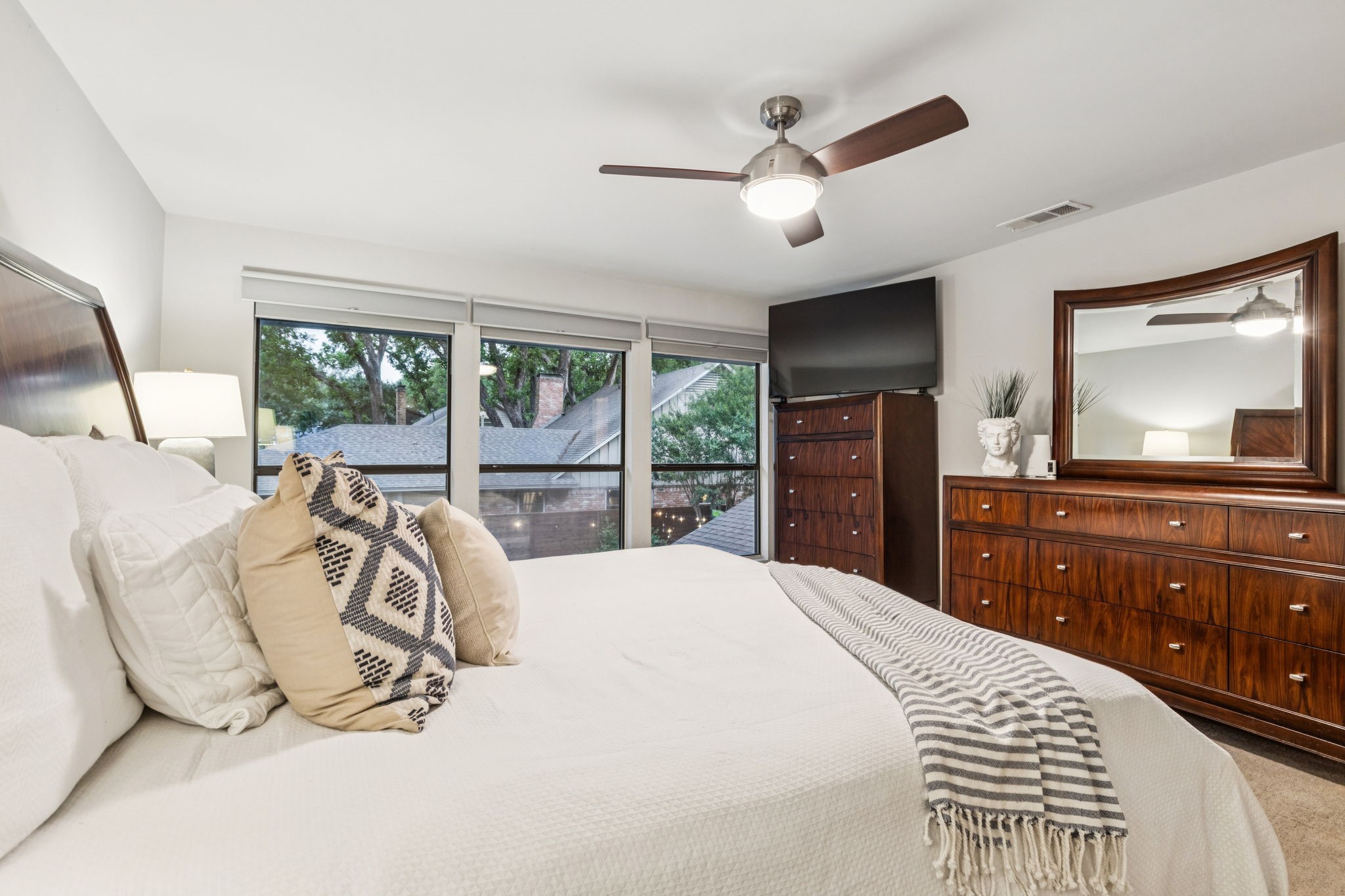 9705 Estate Lane