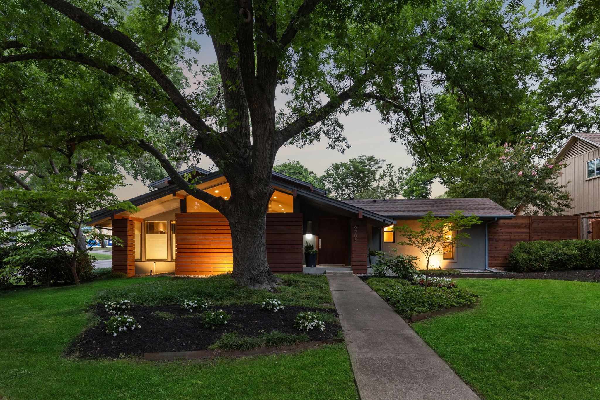 9705 Estate Lane