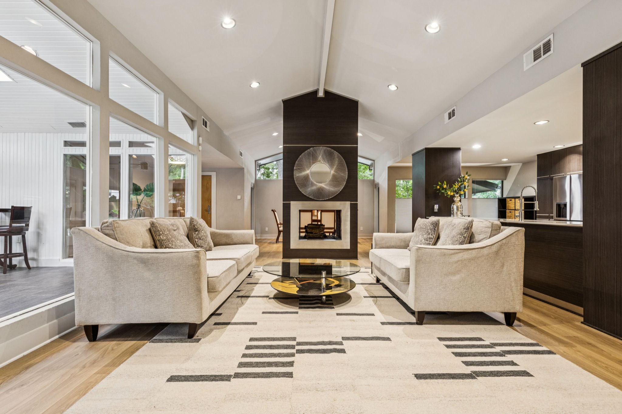 9705 Estate Lane