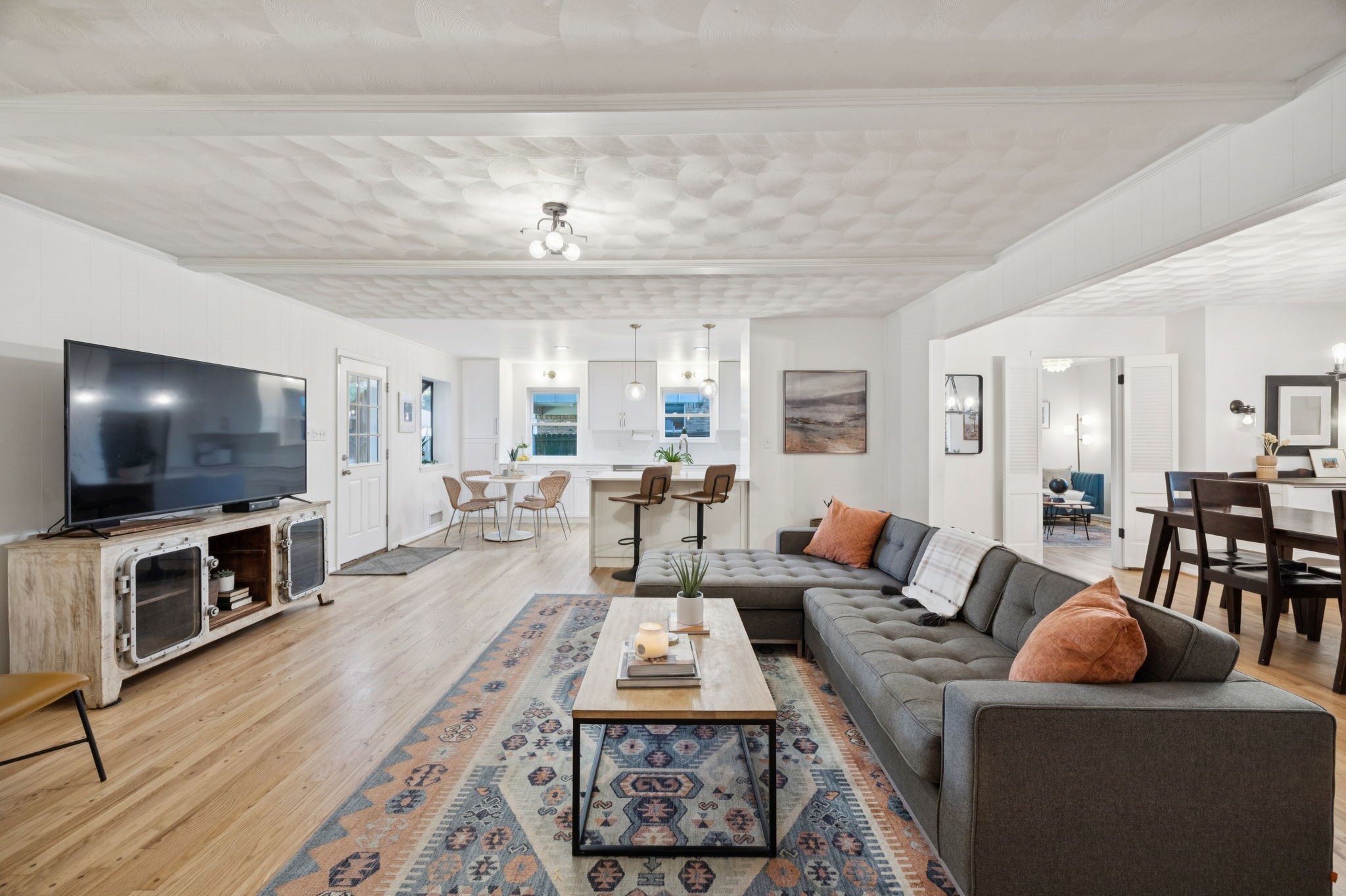 10426 Estate Lane