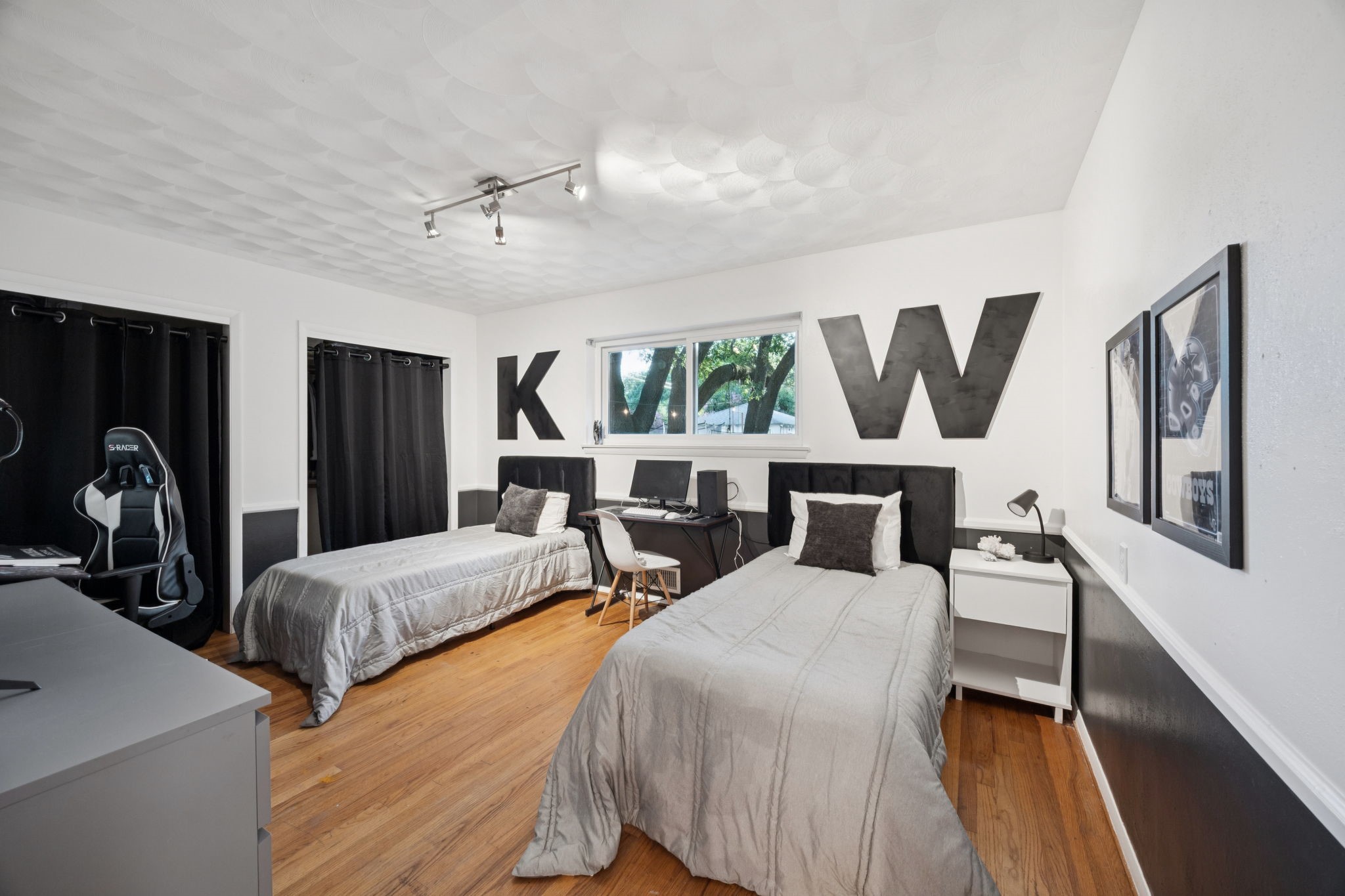 10426 Estate Lane