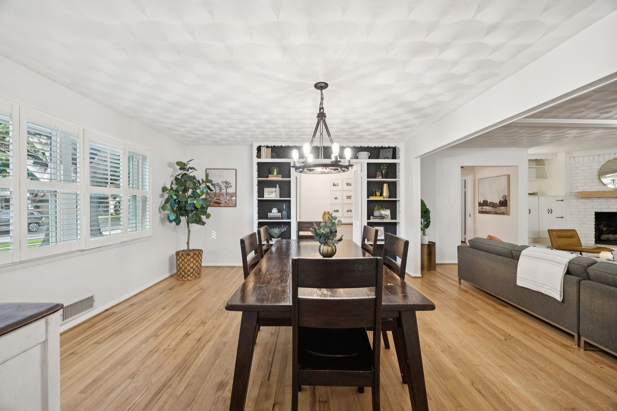10426 Estate Lane