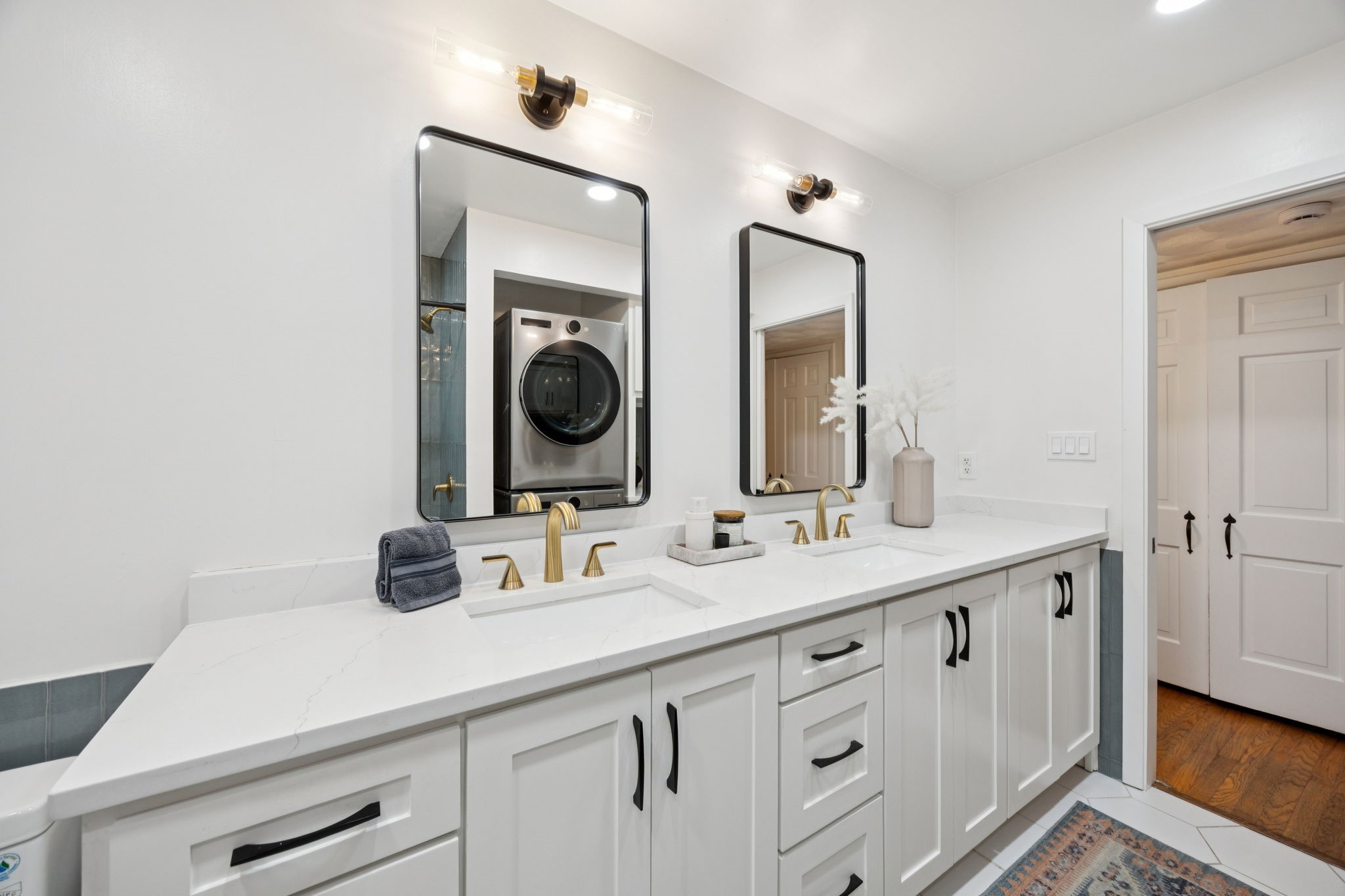 10426 Estate Lane