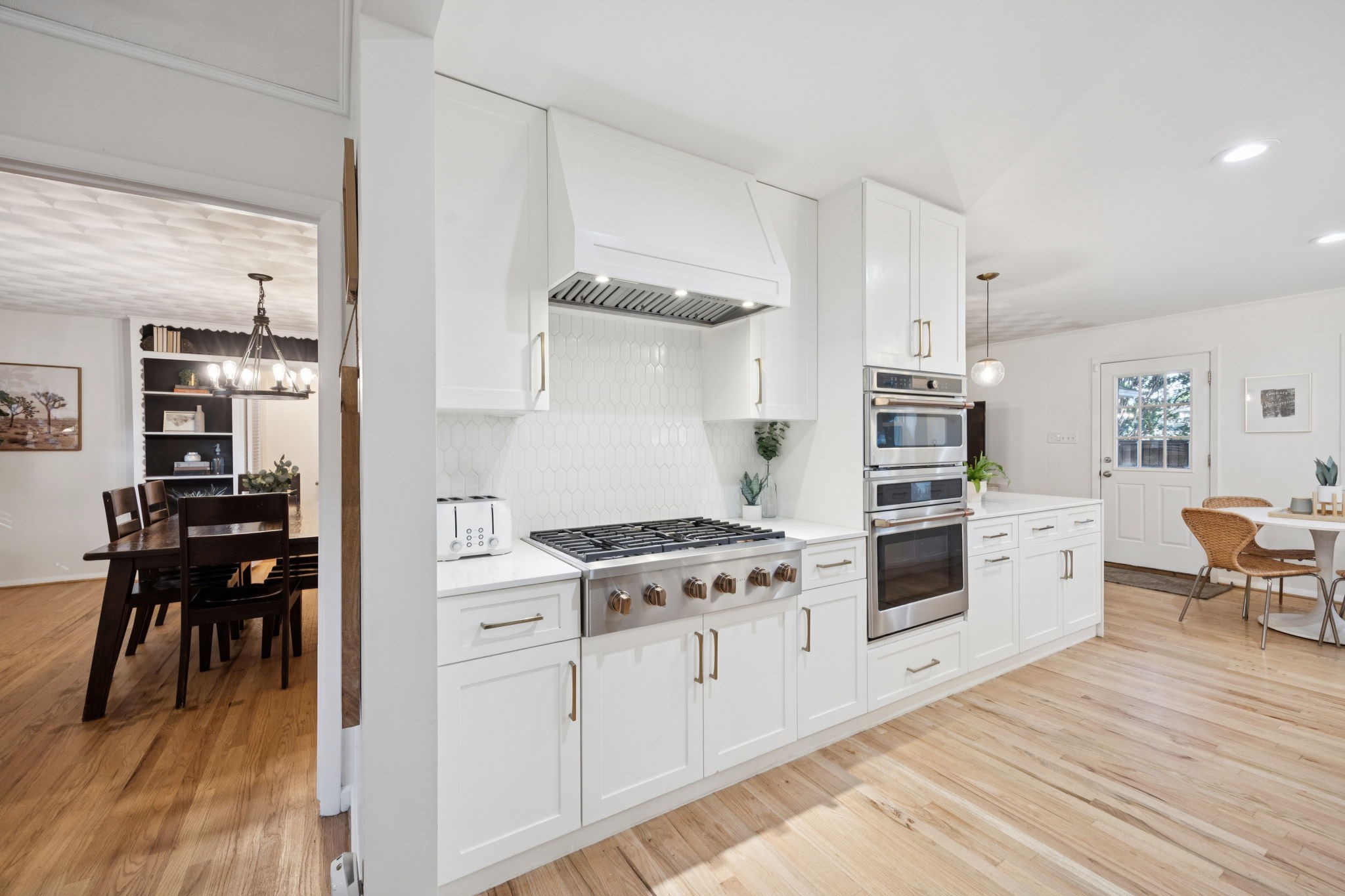10426 Estate Lane