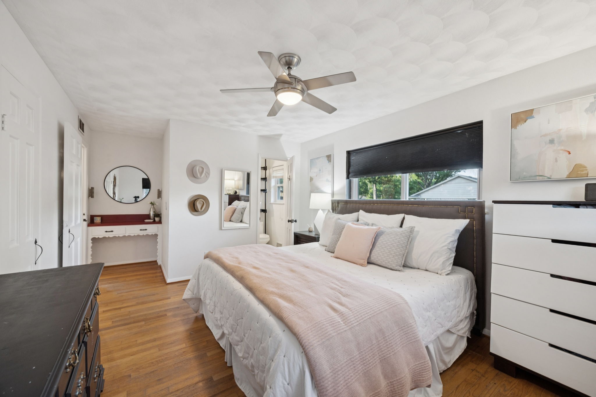 10426 Estate Lane