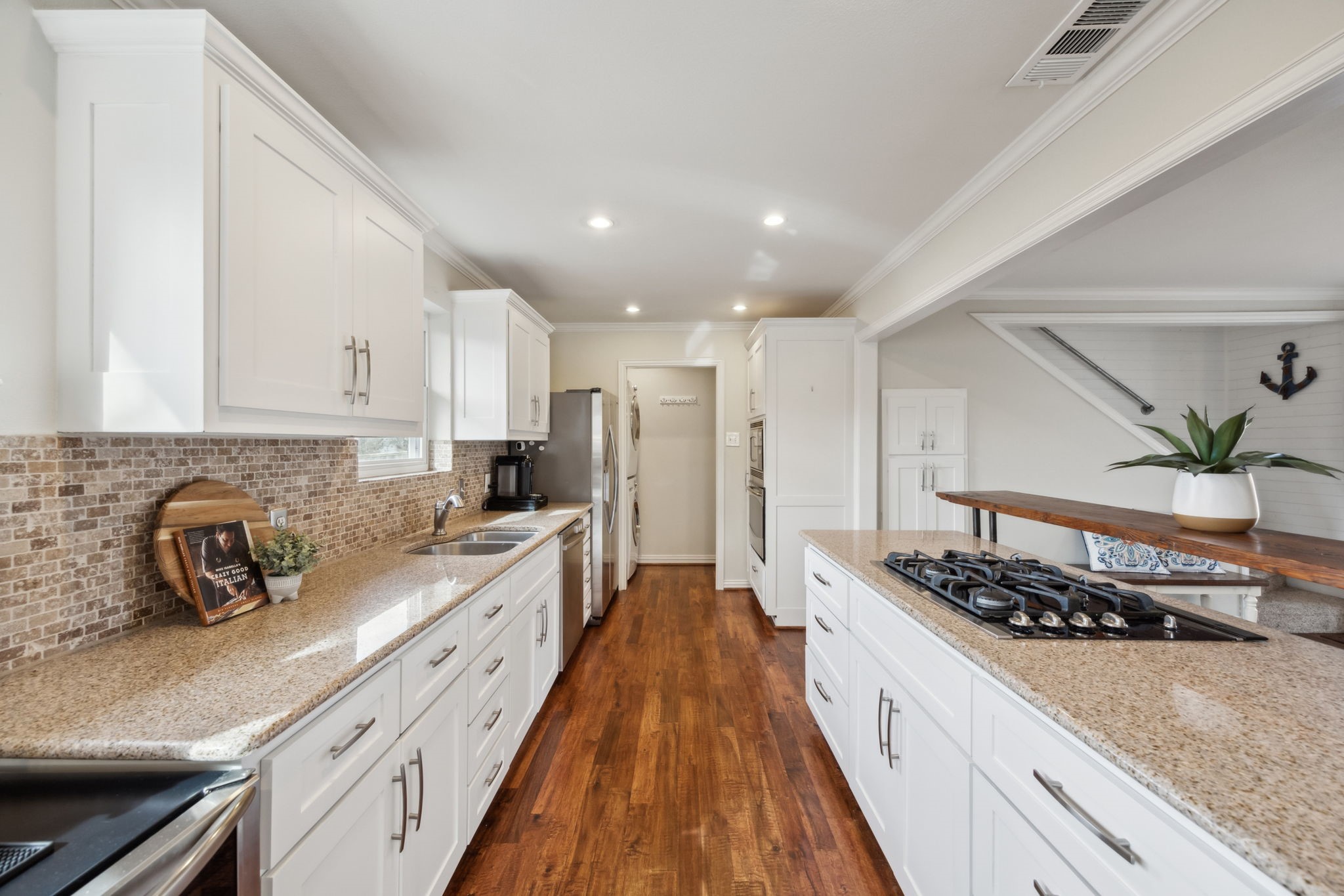 10125 Lanshire Drive