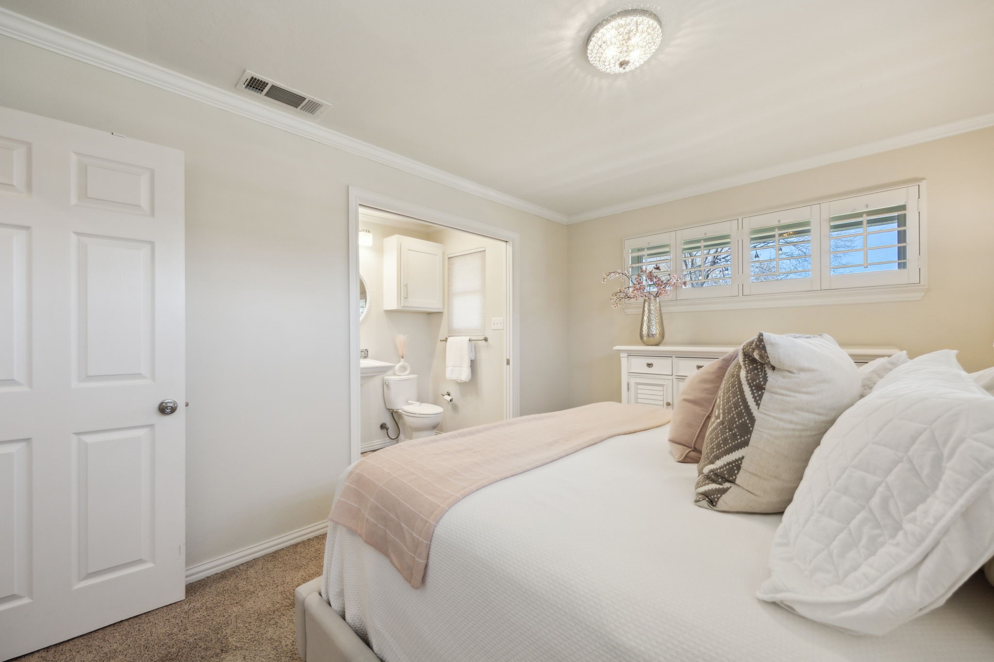 10125 Lanshire Drive