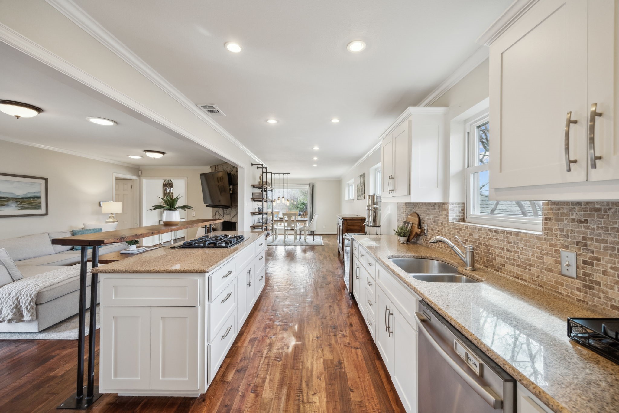 10125 Lanshire Drive