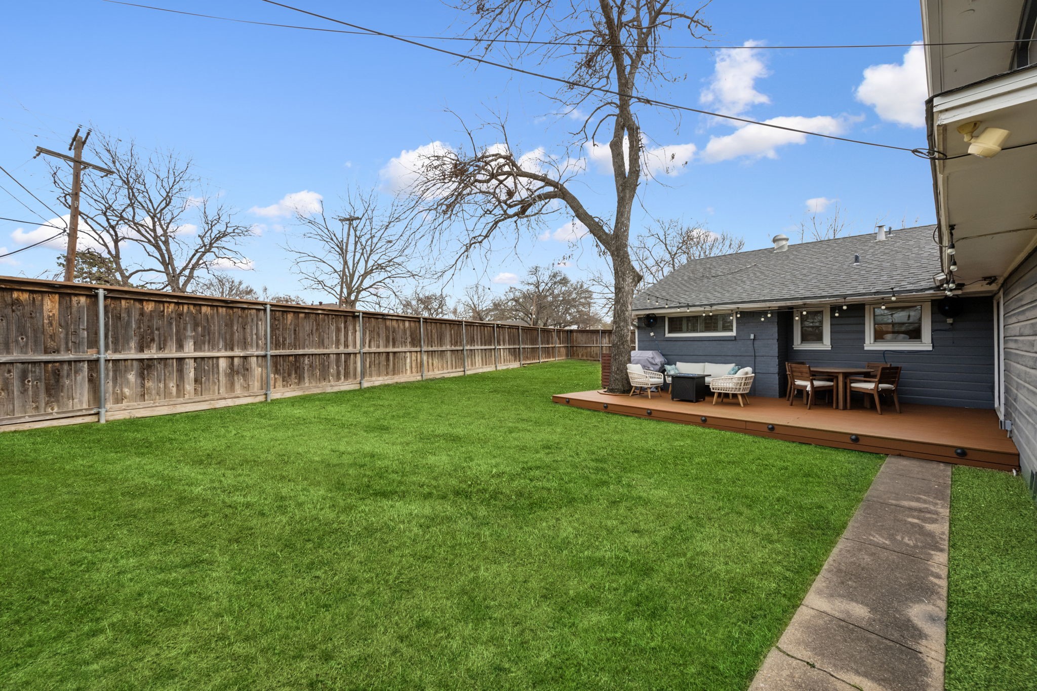 10125 Lanshire Drive