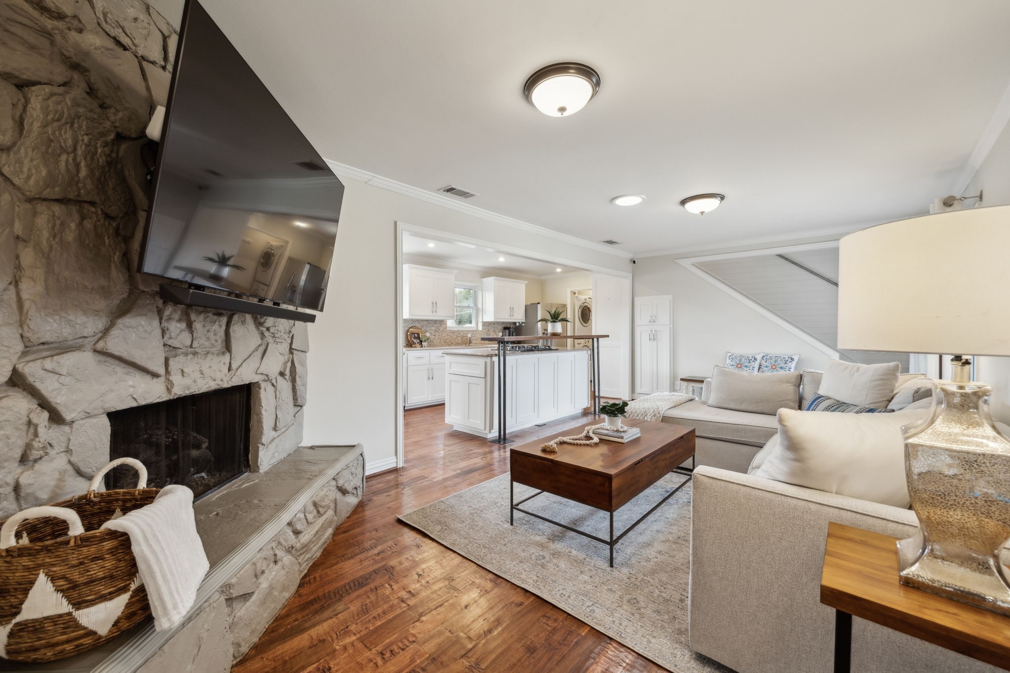 10125 Lanshire Drive