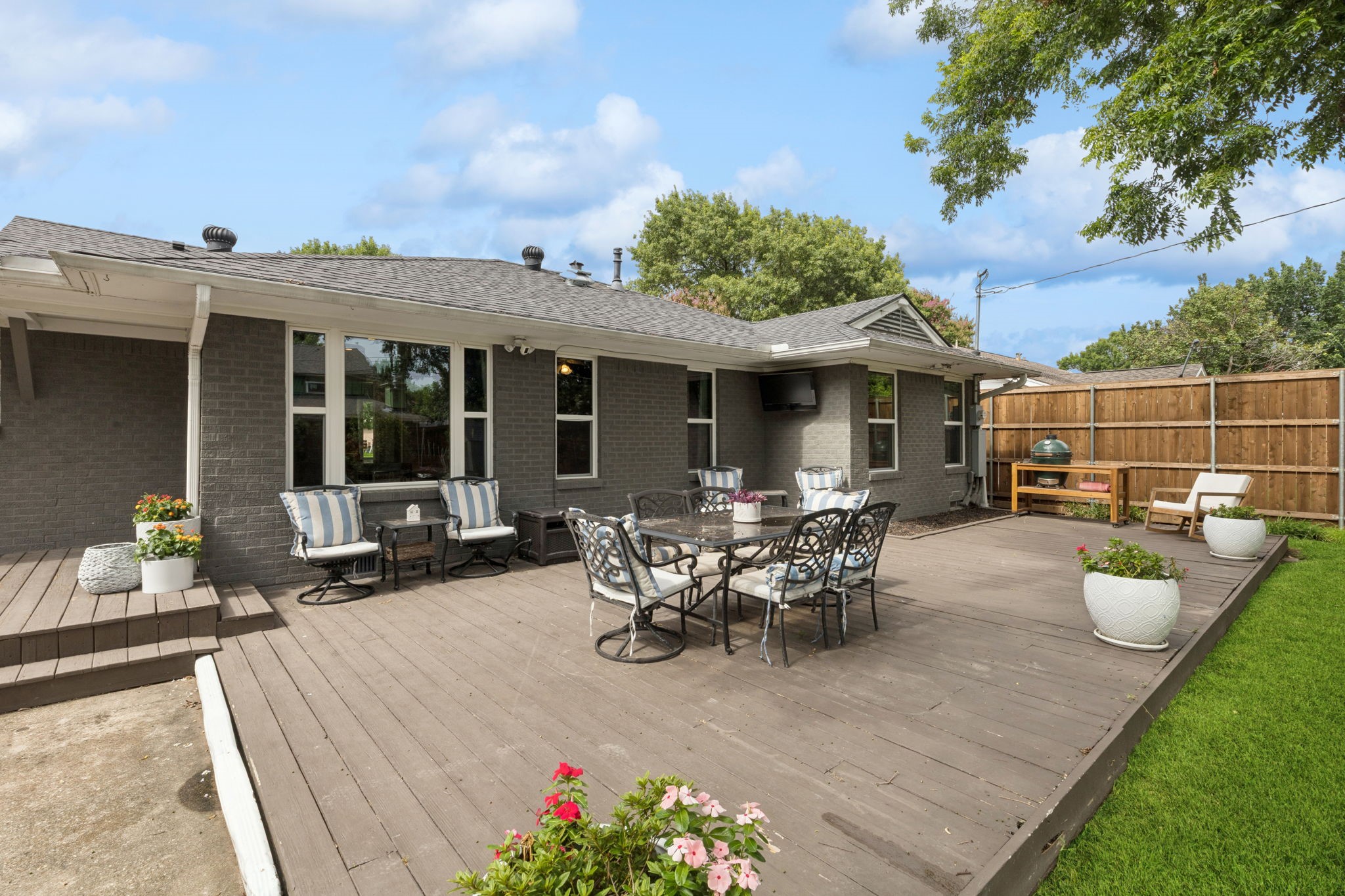 10214 Lanshire Drive