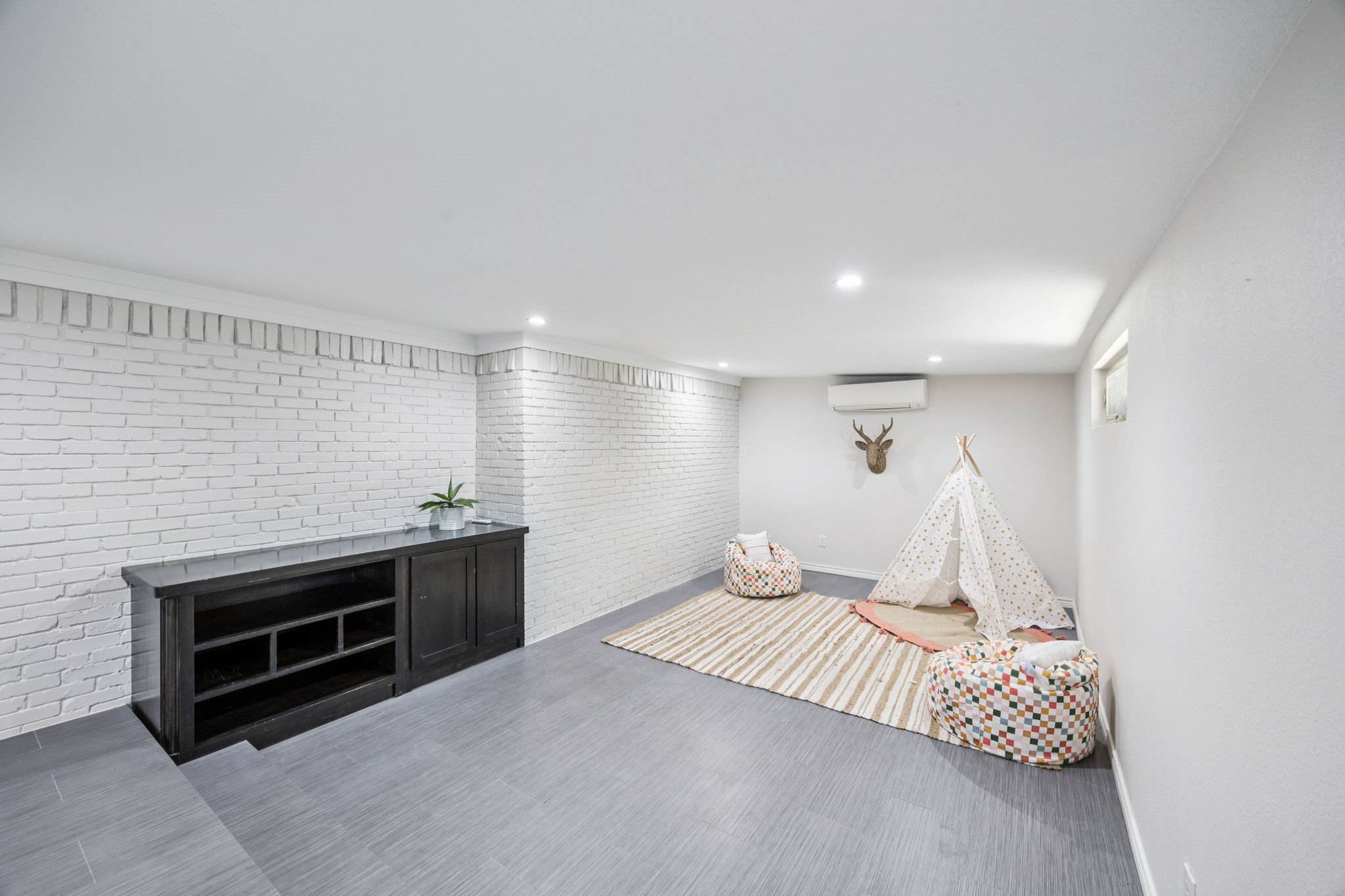 7147 Walling Lane
