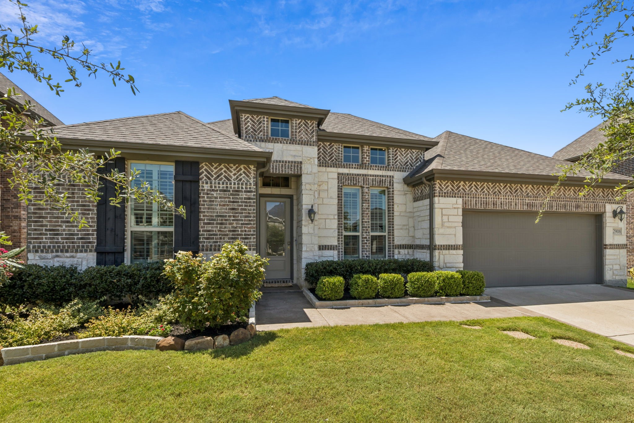 2908 Burgundy Trail