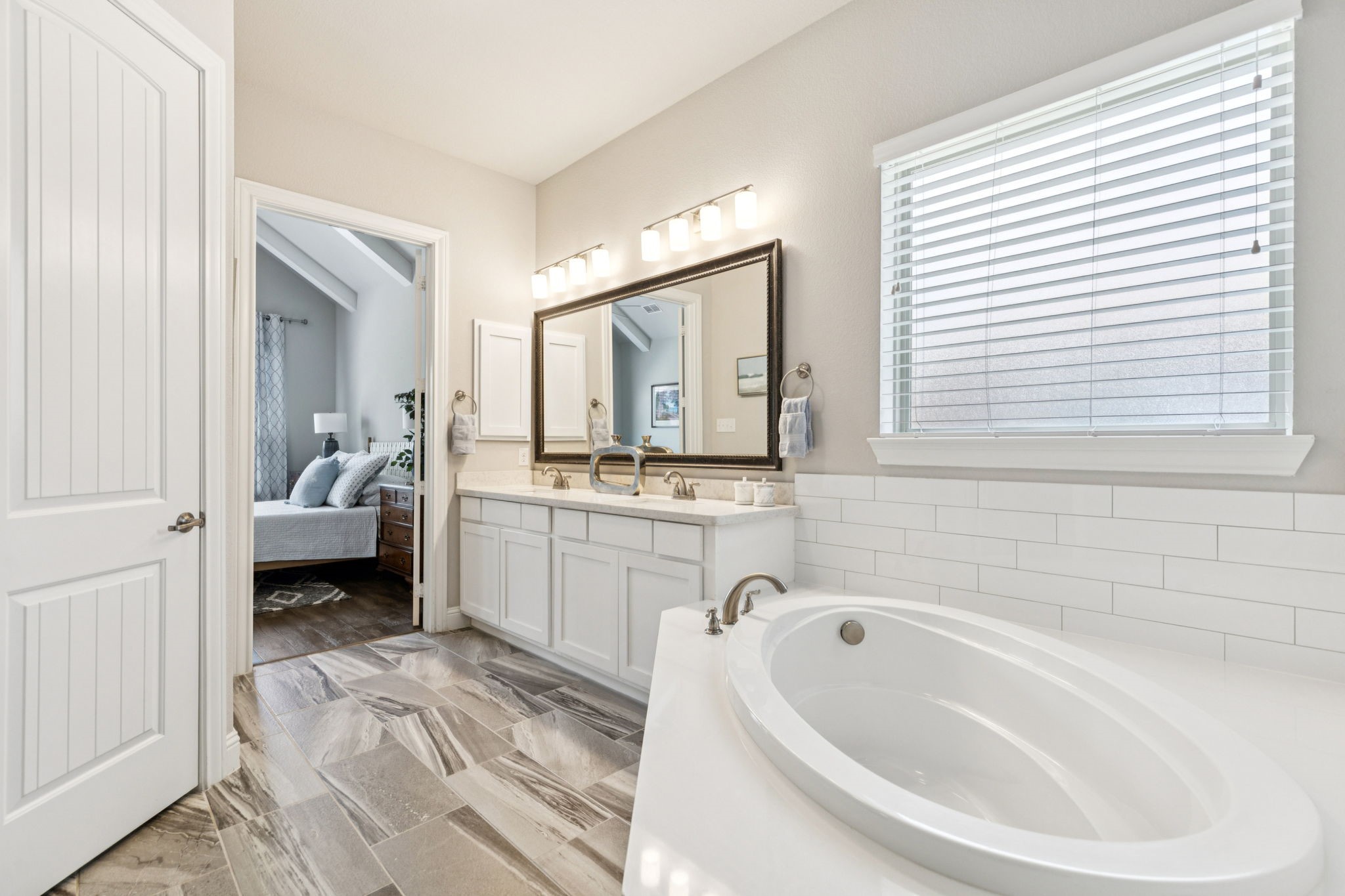 2908 Burgundy Trail