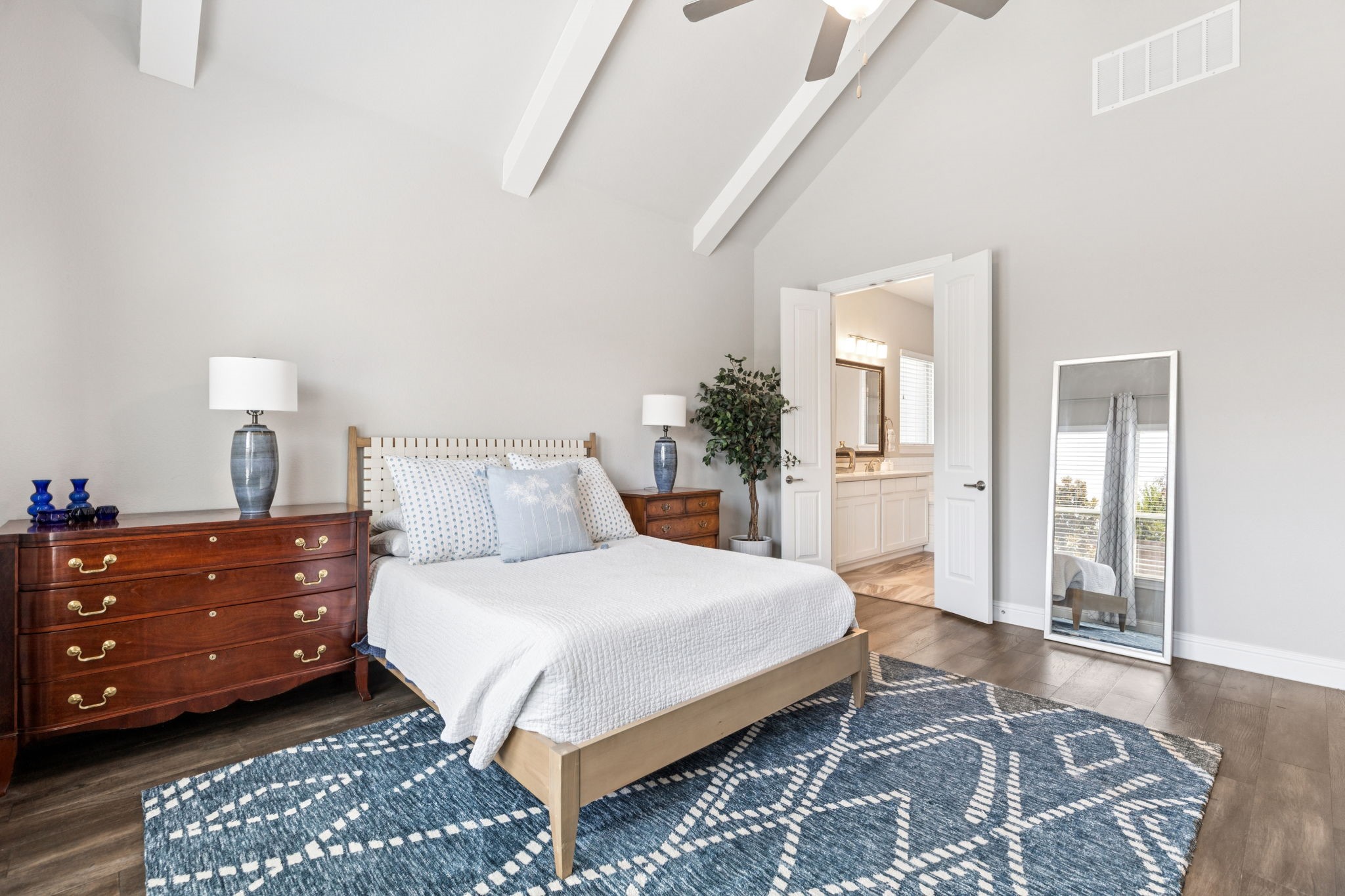 2908 Burgundy Trail