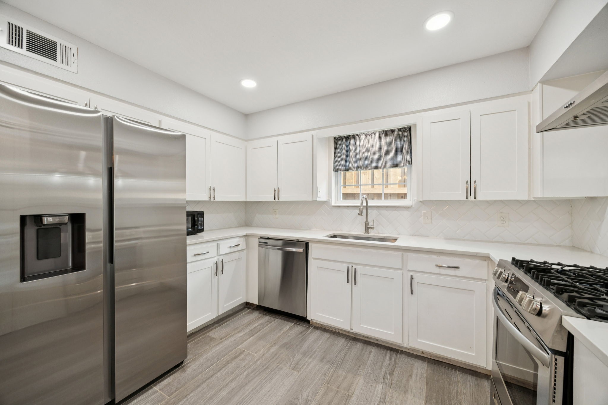 9670 Lynbrook Drive