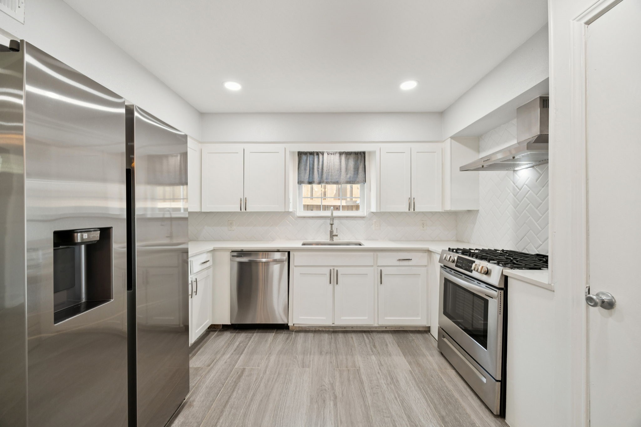 9670 Lynbrook Drive