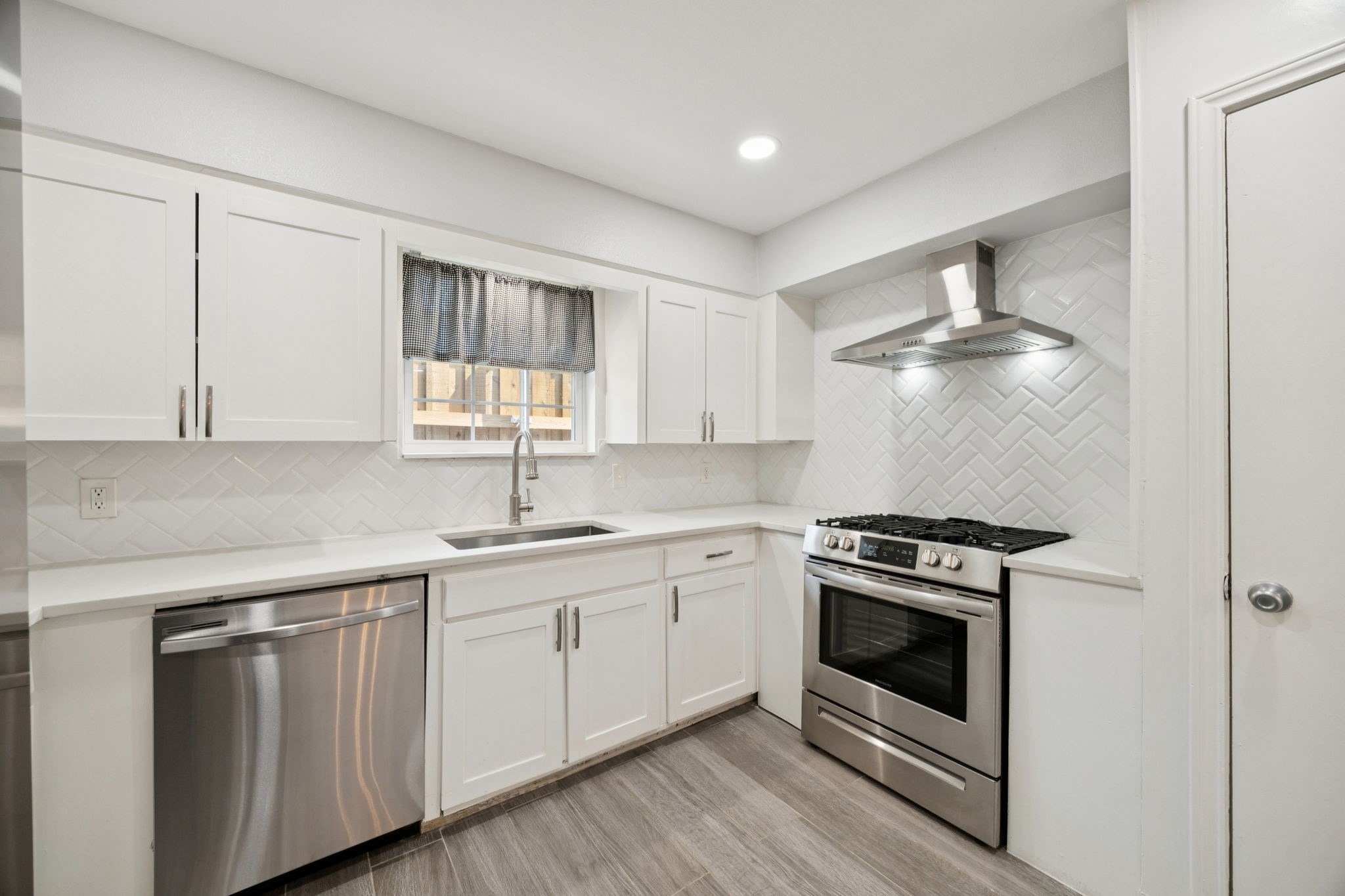 9670 Lynbrook Drive
