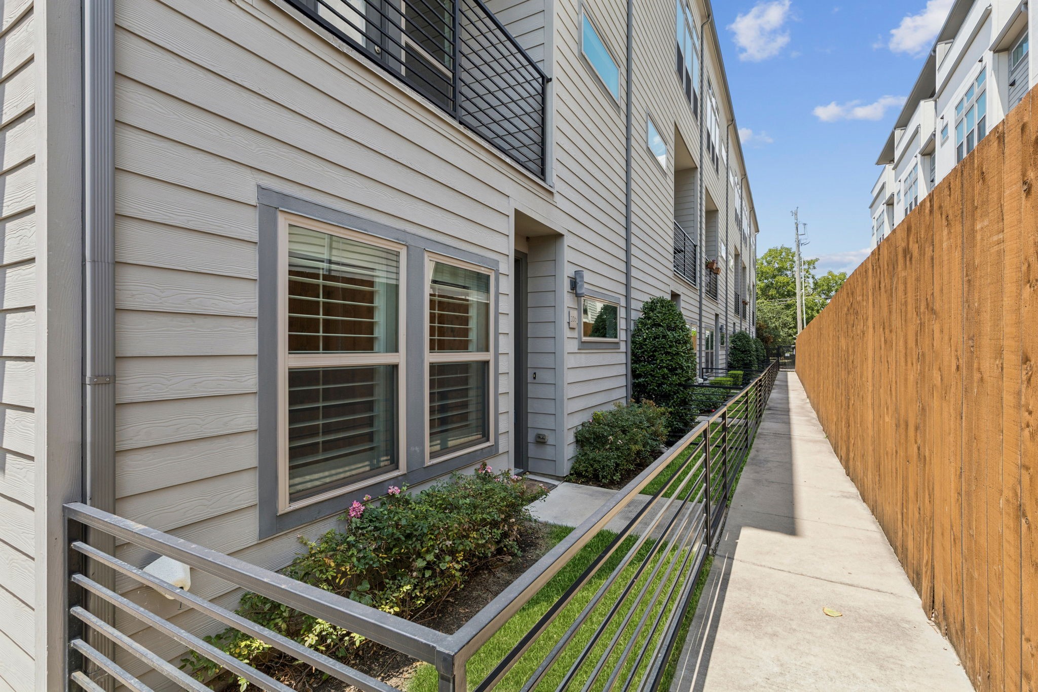 4226 Roseland Avenue 206