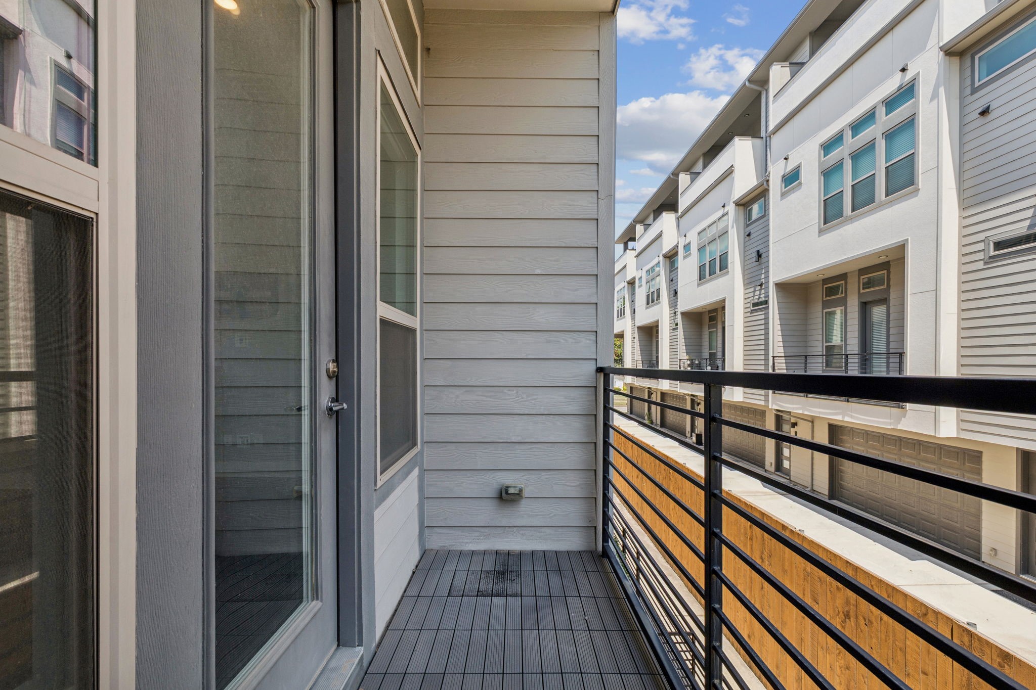 4226 Roseland Avenue 206