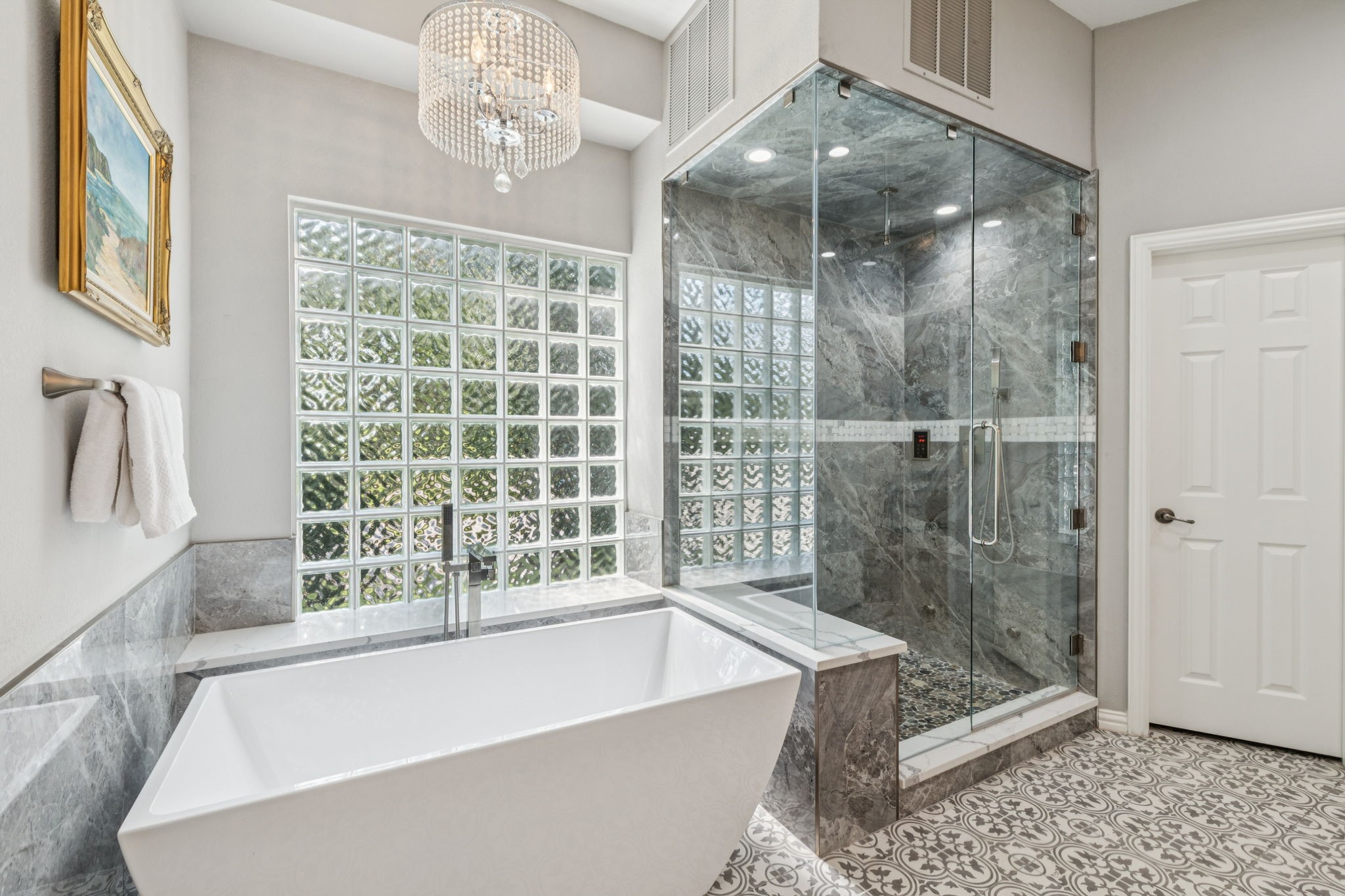 8904 Meadowknoll Drive