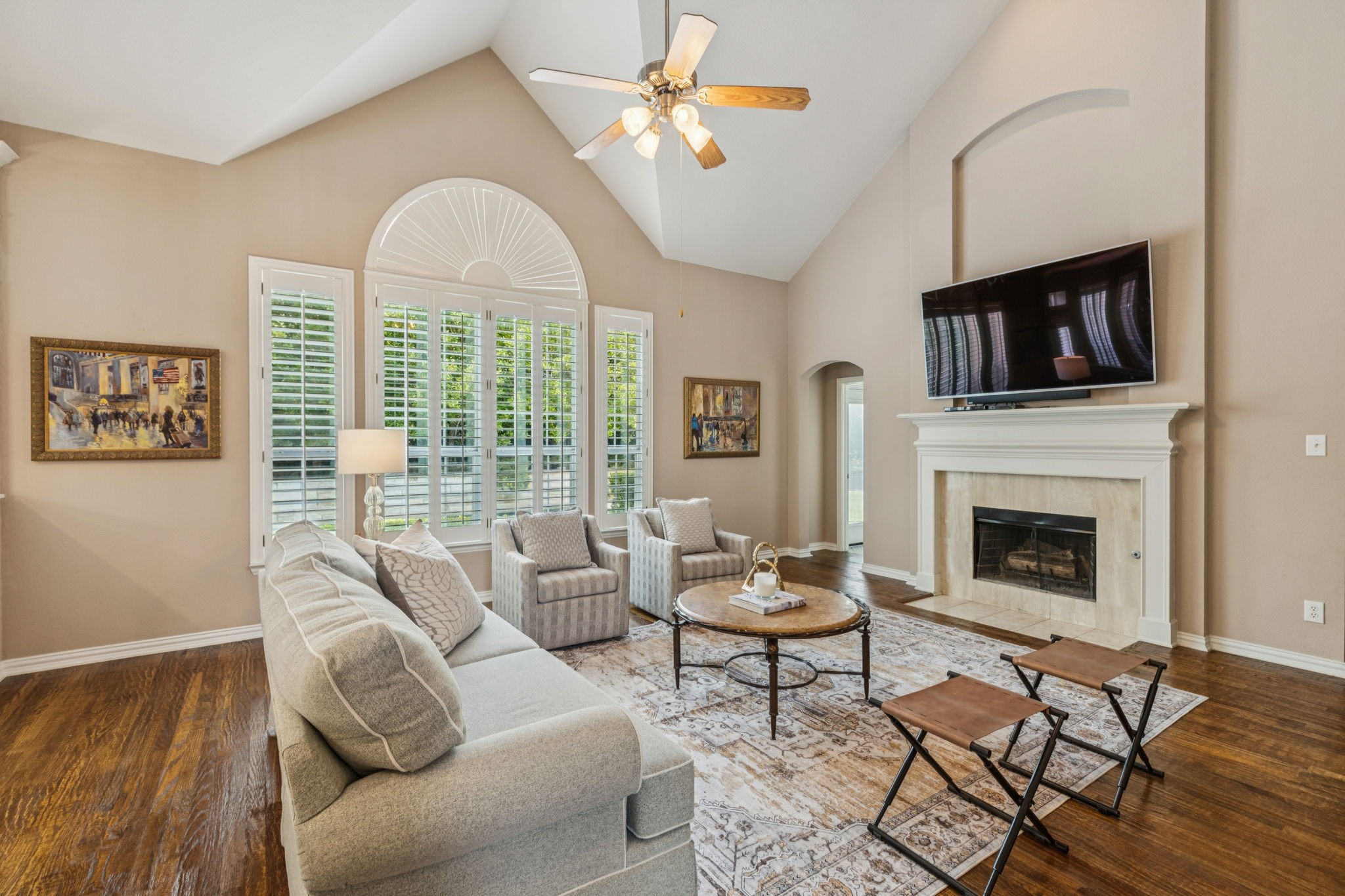 8904 Meadowknoll Drive