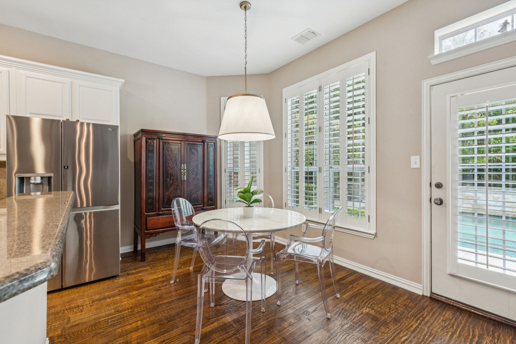 8904 Meadowknoll Drive