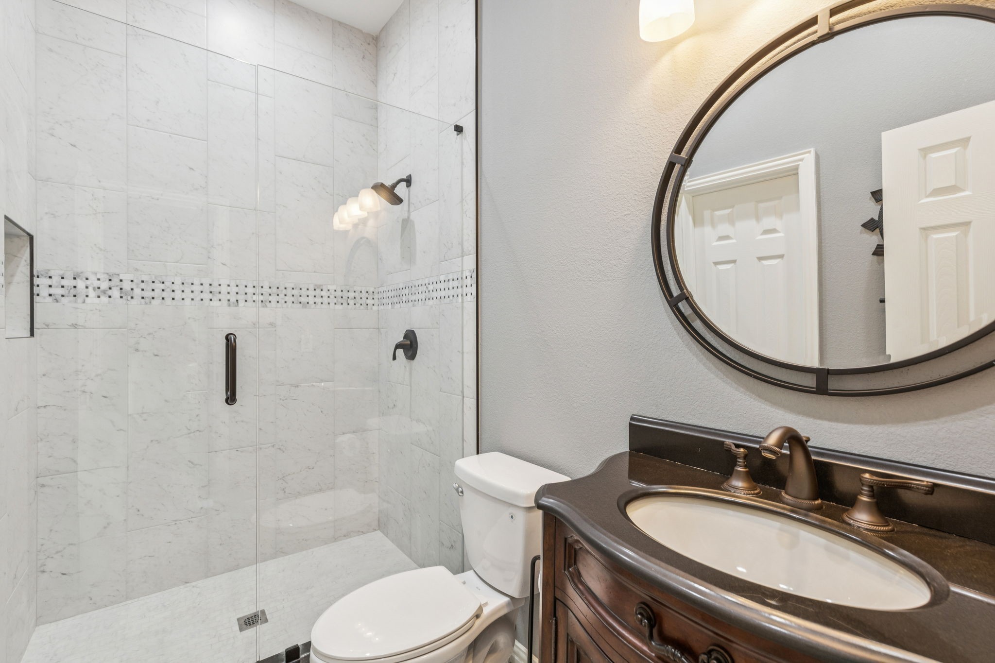 8904 Meadowknoll Drive